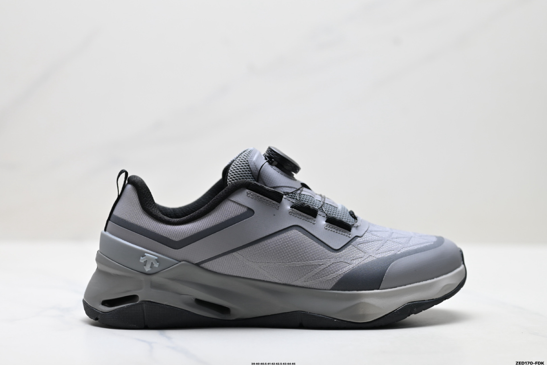 迪桑特DESCENTE CIRCUIT LTR WIRE 2.0 舒适百搭防滑耐磨 低帮 休闲跑步鞋 D5331TCT07-Top High Quatity Cheap Sneakers Fashion Clothing Clothes Bags handbags Shoes of all Brand wholesale With The best Quality And Beautiful Price from China Factory Chinese suppliers wholesaler seller 迪桑特DESCENTE CIRCUIT LTR WIRE 2.0 舒适百搭防滑耐磨 低帮 休闲跑步鞋 D5331TCT07