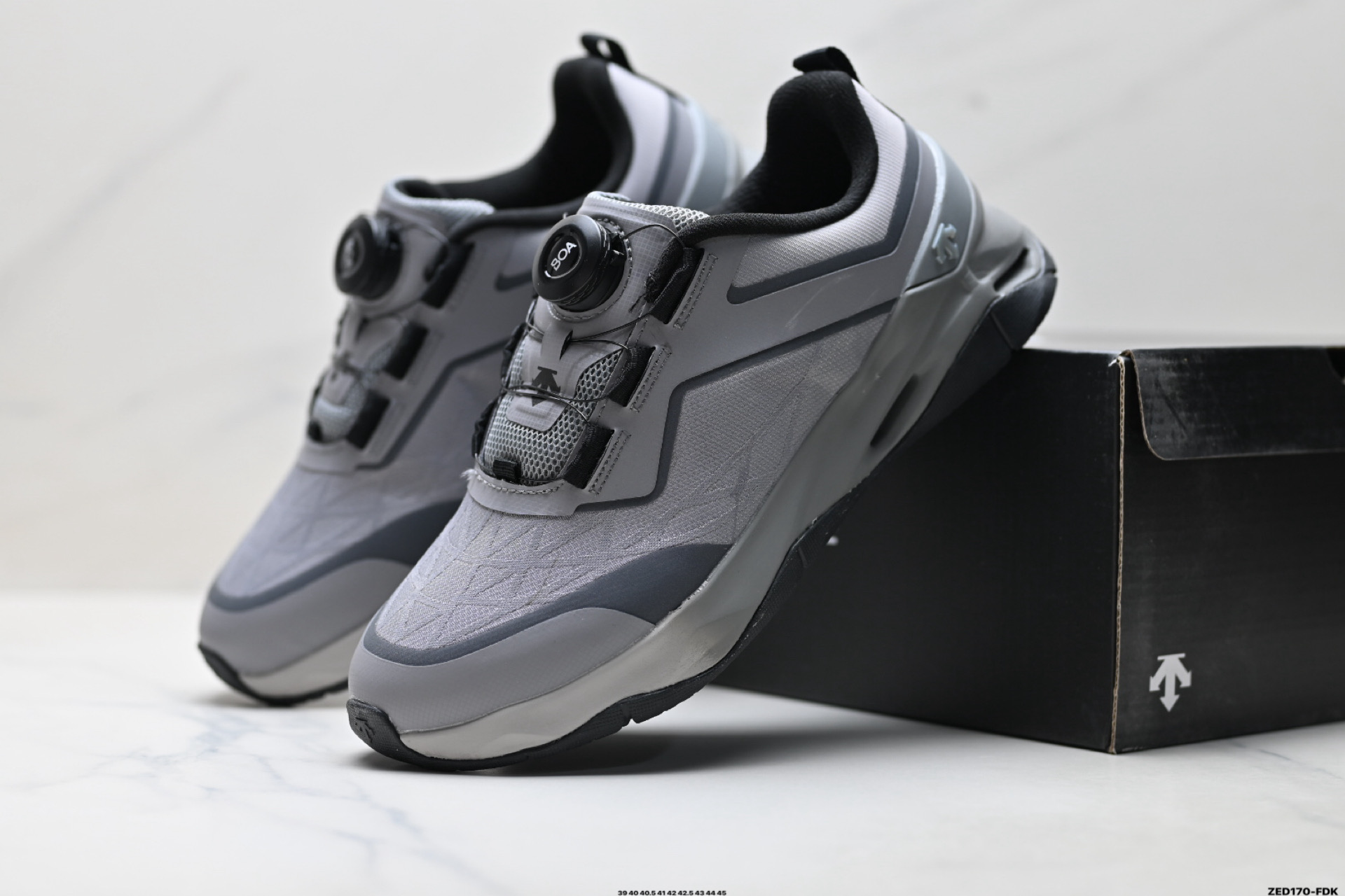 迪桑特DESCENTE CIRCUIT LTR WIRE 2.0 舒适百搭防滑耐磨 低帮 休闲跑步鞋 D5331TCT07-Top High Quatity Cheap Sneakers Fashion Clothing Clothes Bags handbags Shoes of all Brand wholesale With The best Quality And Beautiful Price from China Factory Chinese suppliers wholesaler seller 迪桑特DESCENTE CIRCUIT LTR WIRE 2.0 舒适百搭防滑耐磨 低帮 休闲跑步鞋 D5331TCT07
