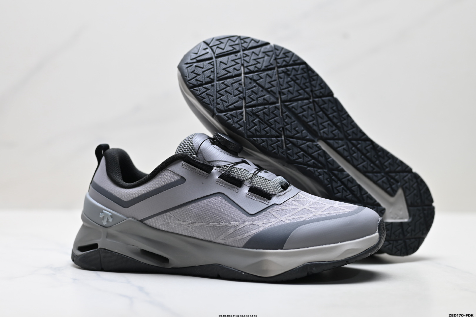 迪桑特DESCENTE CIRCUIT LTR WIRE 2.0 舒适百搭防滑耐磨 低帮 休闲跑步鞋 D5331TCT07-Top High Quatity Cheap Sneakers Fashion Clothing Clothes Bags handbags Shoes of all Brand wholesale With The best Quality And Beautiful Price from China Factory Chinese suppliers wholesaler seller 迪桑特DESCENTE CIRCUIT LTR WIRE 2.0 舒适百搭防滑耐磨 低帮 休闲跑步鞋 D5331TCT07