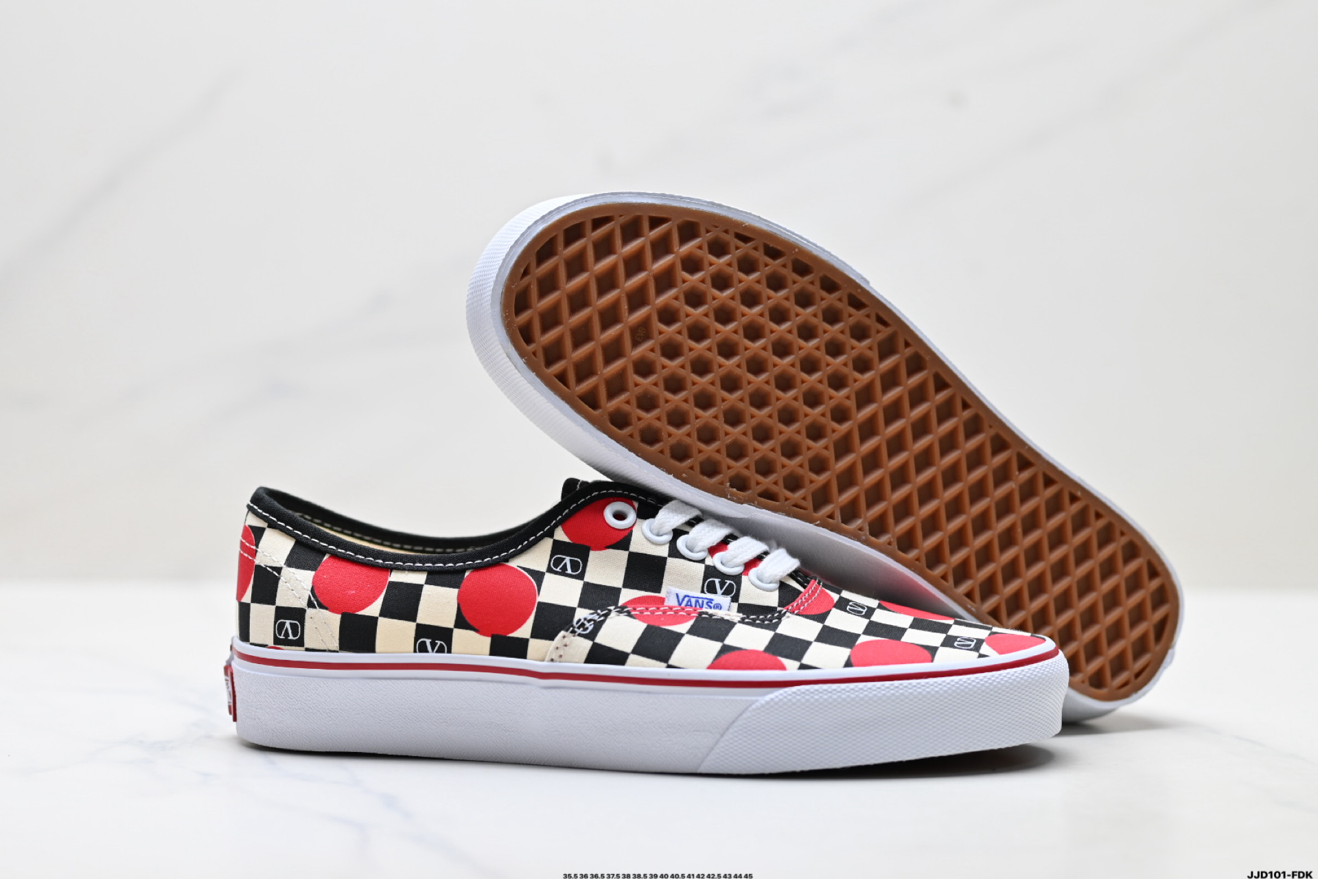 Valentino华伦天奴 x Vans范斯 联名款 VLO棋盘格花纹 低帮帆布鞋 WS0ND8HPKJV7-Top High Quatity Cheap Sneakers Fashion Clothing Clothes Bags handbags Shoes of all Brand wholesale With The best Quality And Beautiful Price from China Factory Chinese suppliers wholesaler seller Valentino华伦天奴 x Vans范斯 联名款 VLO棋盘格花纹 低帮帆布鞋 WS0ND8HPKJV7
