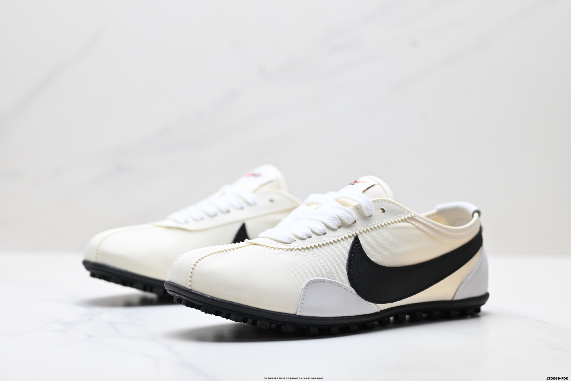 Nike Moon Shoe Summit 耐克 柔软舒适防滑耐磨 低帮休闲板鞋 II0407-001-Top High Quatity Cheap Sneakers Fashion Clothing Clothes Bags handbags Shoes of all Brand wholesale With The best Quality And Beautiful Price from China Factory Chinese suppliers wholesaler seller Nike Moon Shoe Summit 耐克 柔软舒适防滑耐磨 低帮休闲板鞋 II0407-001