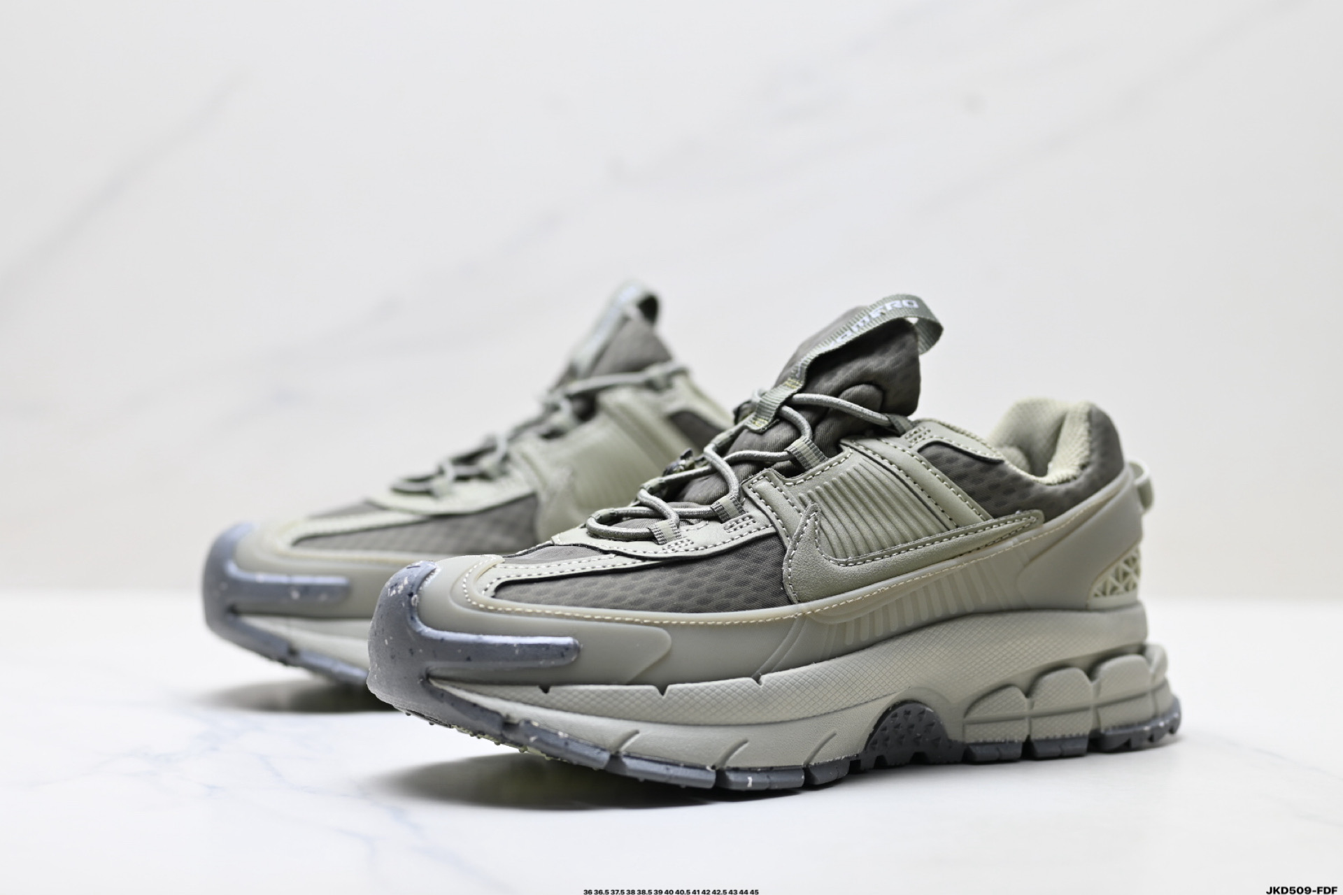 Nike Zoom Vomero Roam 耐克 复古休闲运动慢跑鞋 HJ4646-300-Top High Quatity Cheap Sneakers Fashion Clothing Clothes Bags handbags Shoes of all Brand wholesale With The best Quality And Beautiful Price from China Factory Chinese suppliers wholesaler seller Nike Zoom Vomero Roam 耐克 复古休闲运动慢跑鞋 HJ4646-300