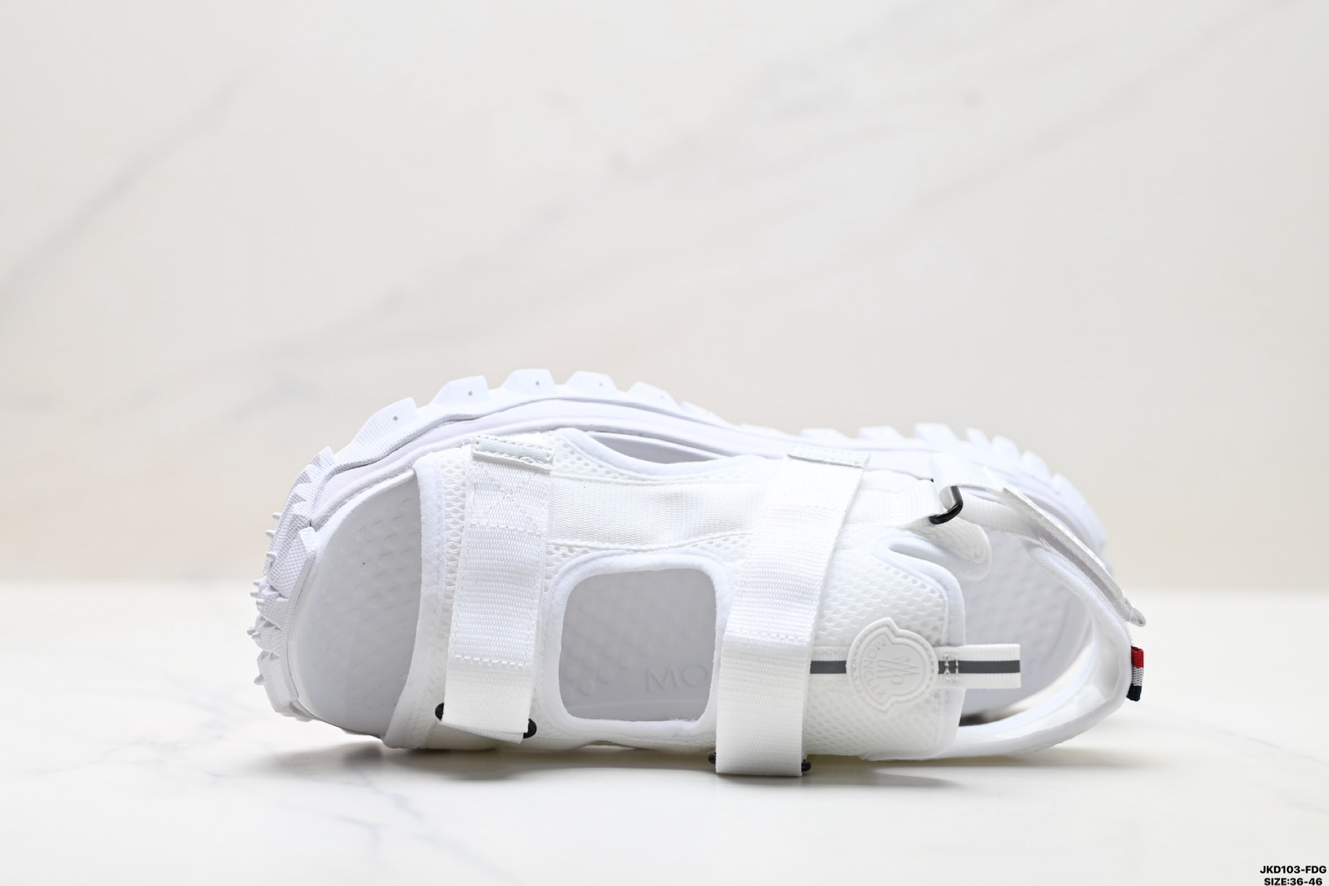 Moncler盟可睐 Trailgrip Vela 圆头魔术贴 沙滩凉鞋 I109B4L00070M380-Top High Quatity Cheap Sneakers Fashion Clothing Clothes Bags handbags Shoes of all Brand wholesale With The best Quality And Beautiful Price from China Factory Chinese suppliers wholesaler seller Moncler盟可睐 Trailgrip Vela 圆头魔术贴 沙滩凉鞋 I109B4L00070M380