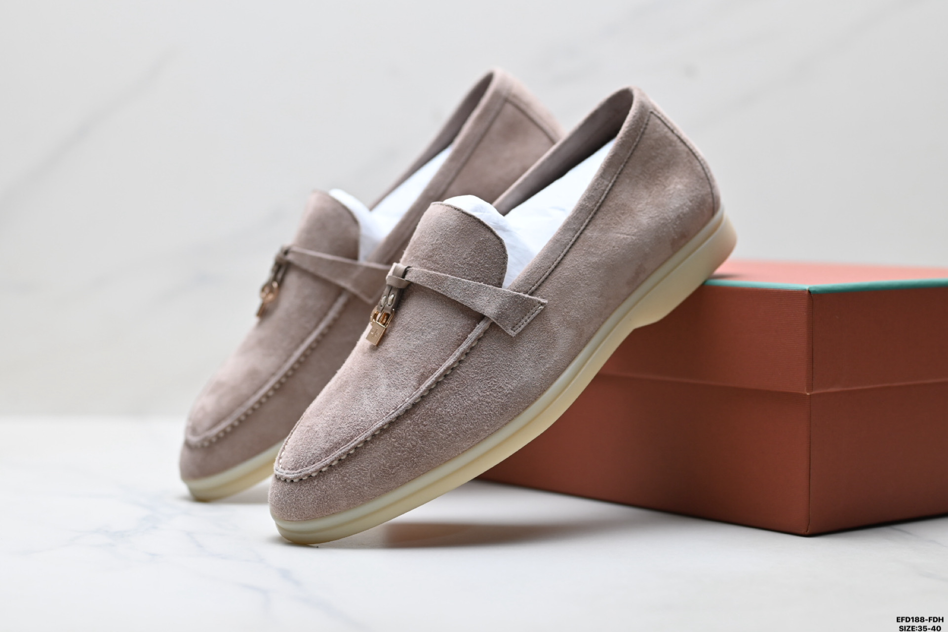 纯原Loro Piana Summer Charms Walk 绒面革 圆头套脚乐福鞋 FAE5444H610-Top High Quatity Cheap Sneakers Fashion Clothing Clothes Bags handbags Shoes of all Brand wholesale With The best Quality And Beautiful Price from China Factory Chinese suppliers wholesaler seller 纯原Loro Piana Summer Charms Walk 绒面革 圆头套脚乐福鞋 FAE5444H610