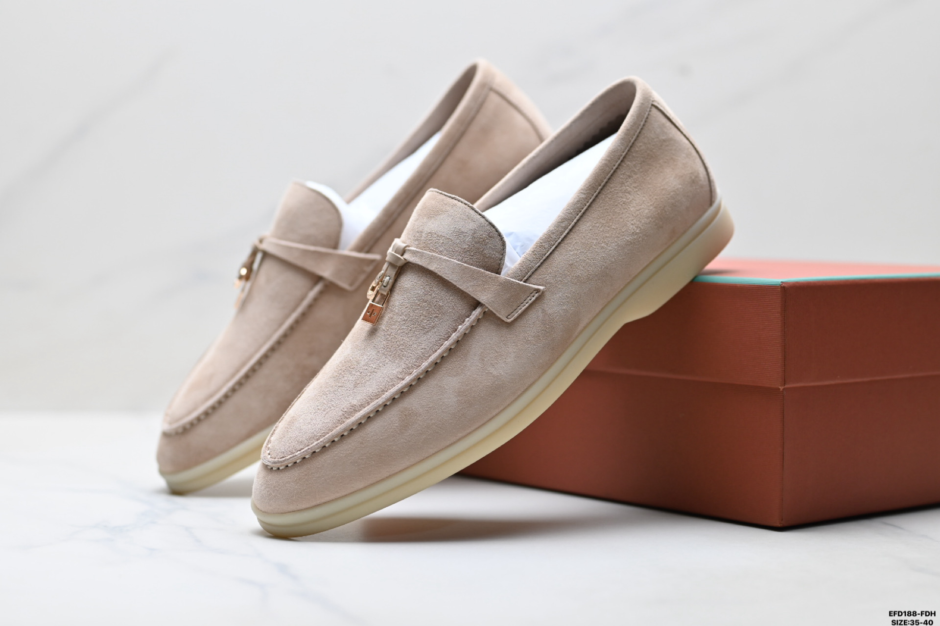 纯原Loro Piana Summer Charms Walk 绒面革 圆头套脚乐福鞋 FAE5444H610-Top High Quatity Cheap Sneakers Fashion Clothing Clothes Bags handbags Shoes of all Brand wholesale With The best Quality And Beautiful Price from China Factory Chinese suppliers wholesaler seller 纯原Loro Piana Summer Charms Walk 绒面革 圆头套脚乐福鞋 FAE5444H610