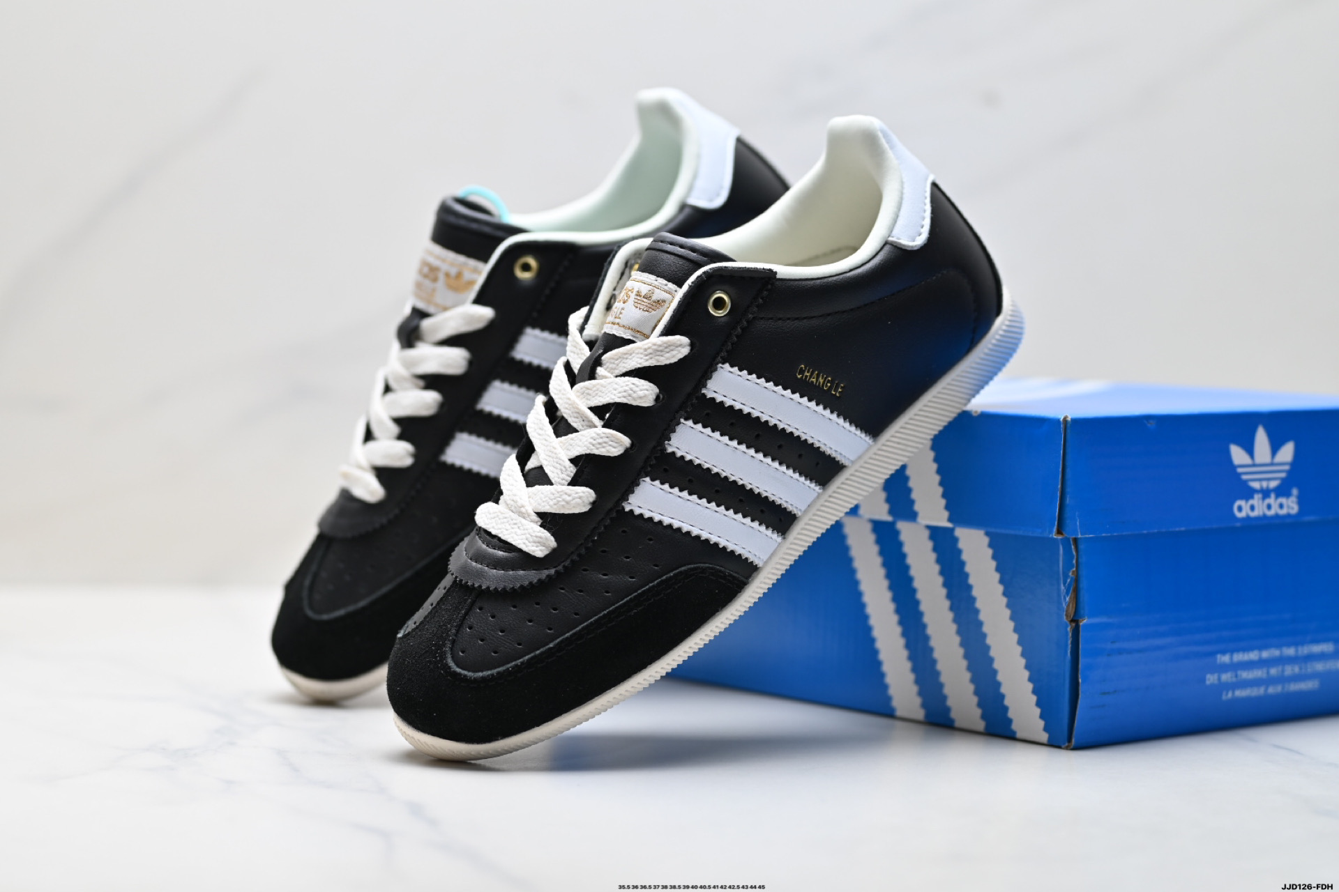 滔搏adidas阿迪达斯三叶草男女鞋CHANGLE运动休闲鞋 KJ3960-Top High Quatity Cheap Sneakers Fashion Clothing Clothes Bags handbags Shoes of all Brand wholesale With The best Quality And Beautiful Price from China Factory Chinese suppliers wholesaler seller 滔搏adidas阿迪达斯三叶草男女鞋CHANGLE运动休闲鞋 KJ3960