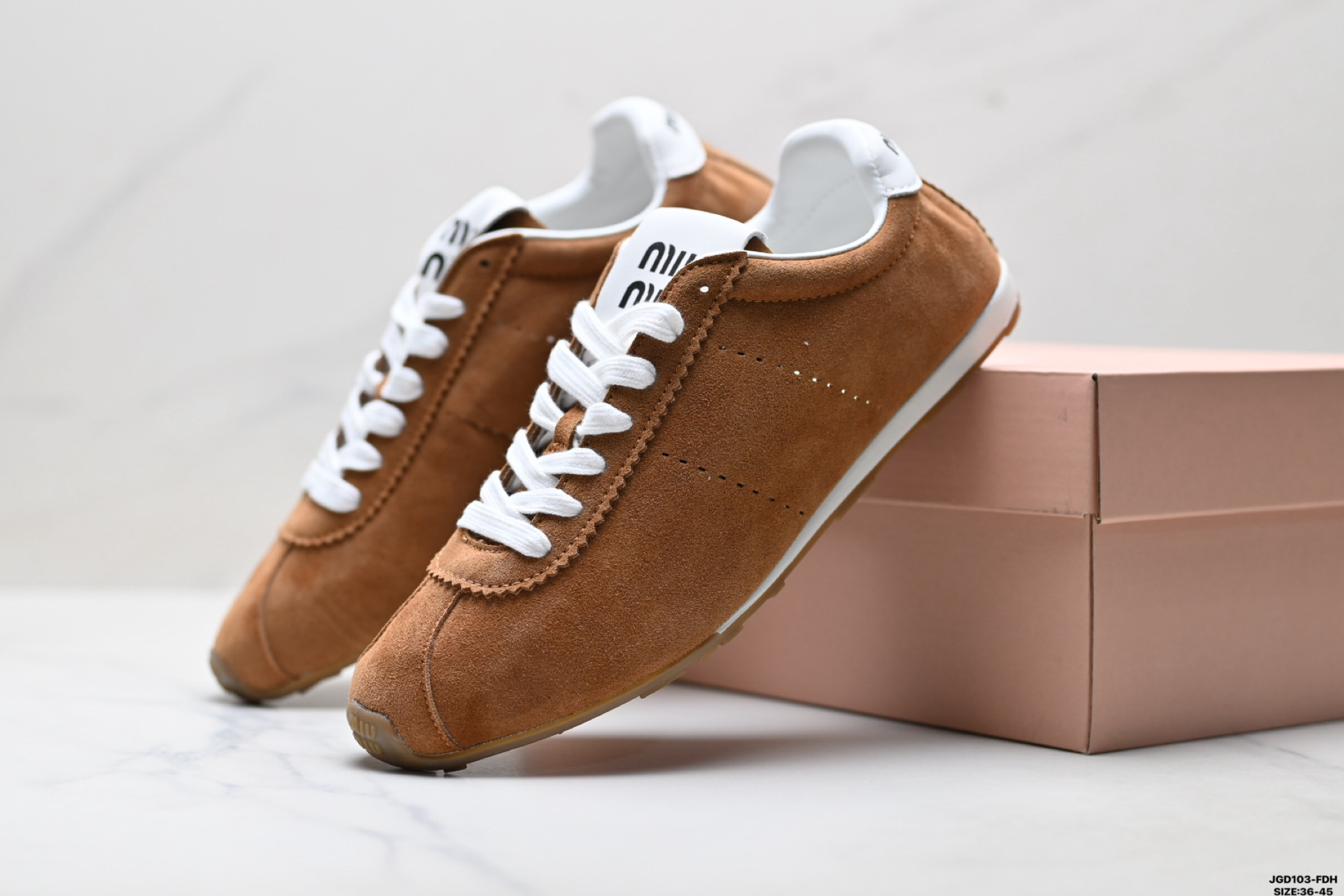 MiuMiu Plume 缪缪 绒面革 科技织物面料 圆头系带 低帮德训薄底鞋-Top High Quatity Cheap Sneakers Fashion Clothing Clothes Bags handbags Shoes of all Brand wholesale With The best Quality And Beautiful Price from China Factory Chinese suppliers wholesaler seller MiuMiu Plume 缪缪 绒面革 科技织物面料 圆头系带 低帮德训薄底鞋
