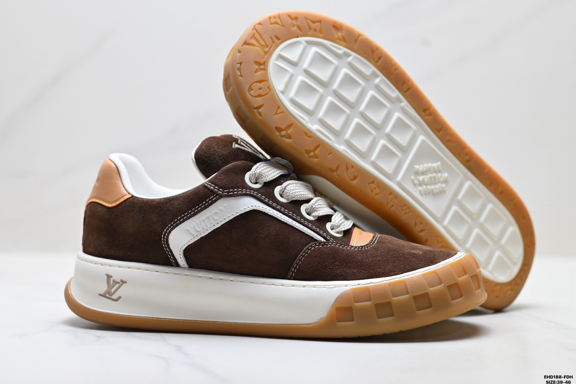 纯原Louis Vuitton Tilted 绒面小牛皮 路易威登 休闲运动文化百搭板鞋-Top High Quatity Cheap Sneakers Fashion Clothing Clothes Bags handbags Shoes of all Brand wholesale With The best Quality And Beautiful Price from China Factory Chinese suppliers wholesaler seller 纯原Louis Vuitton Tilted 绒面小牛皮 路易威登 休闲运动文化百搭板鞋