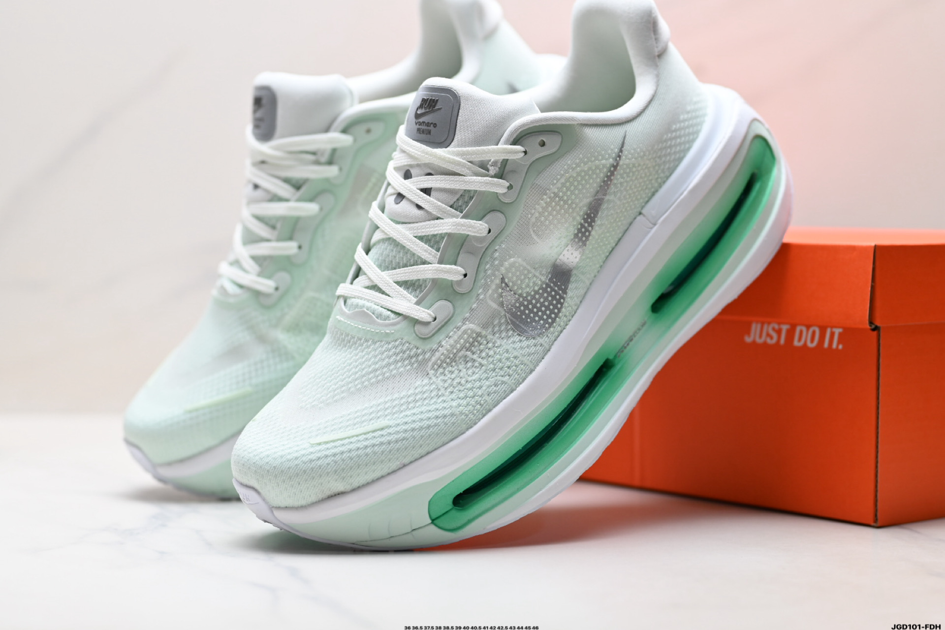 Nike VOMERO PREMIUM 耐克 舒适减震防滑 低帮跑步鞋 全掌ReactX泡绵中底 HM5973-300-Top High Quatity Cheap Sneakers Fashion Clothing Clothes Bags handbags Shoes of all Brand wholesale With The best Quality And Beautiful Price from China Factory Chinese suppliers wholesaler seller Nike VOMERO PREMIUM 耐克 舒适减震防滑 低帮跑步鞋 全掌ReactX泡绵中底 HM5973-300