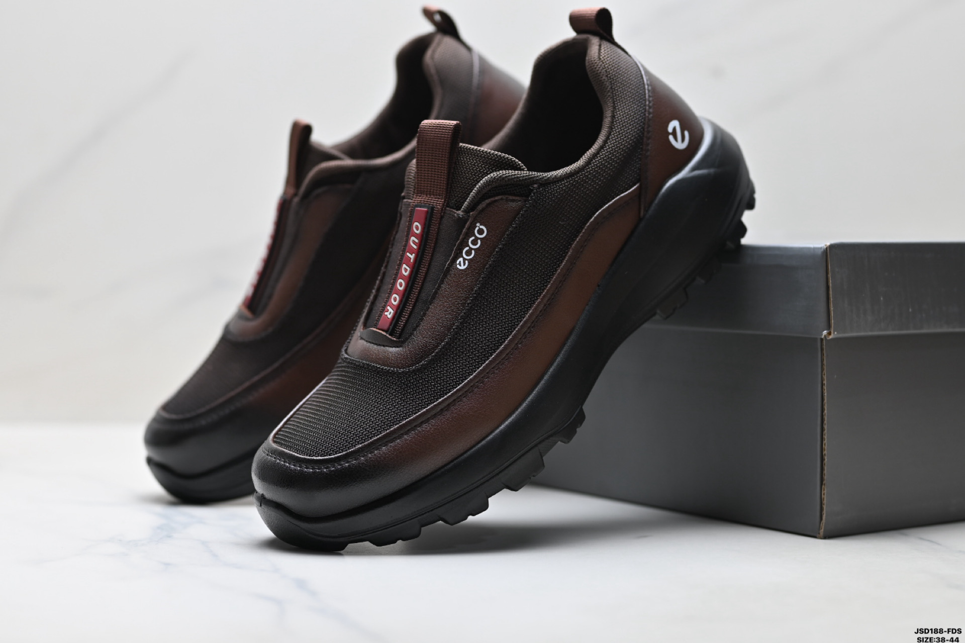 Ecco爱步 Biom Fjuel 轻量化设计 透气登山鞋鞋