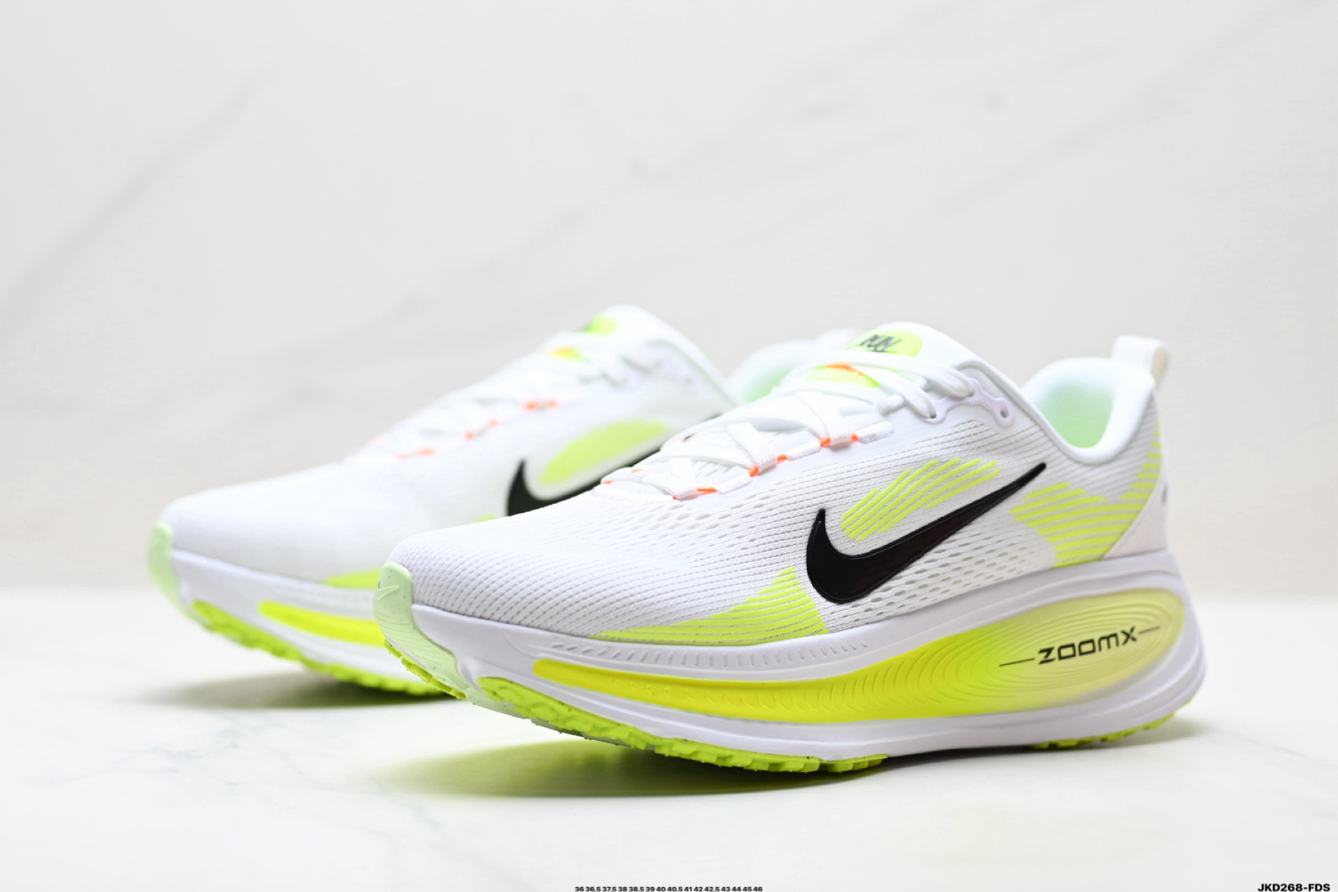 Nike Vomero 18 耐克 舒适减震防滑 低帮跑步鞋 HM6803-120 Nike Vomero 18 耐克 舒适减震防滑 低帮跑步鞋 HM6803-120