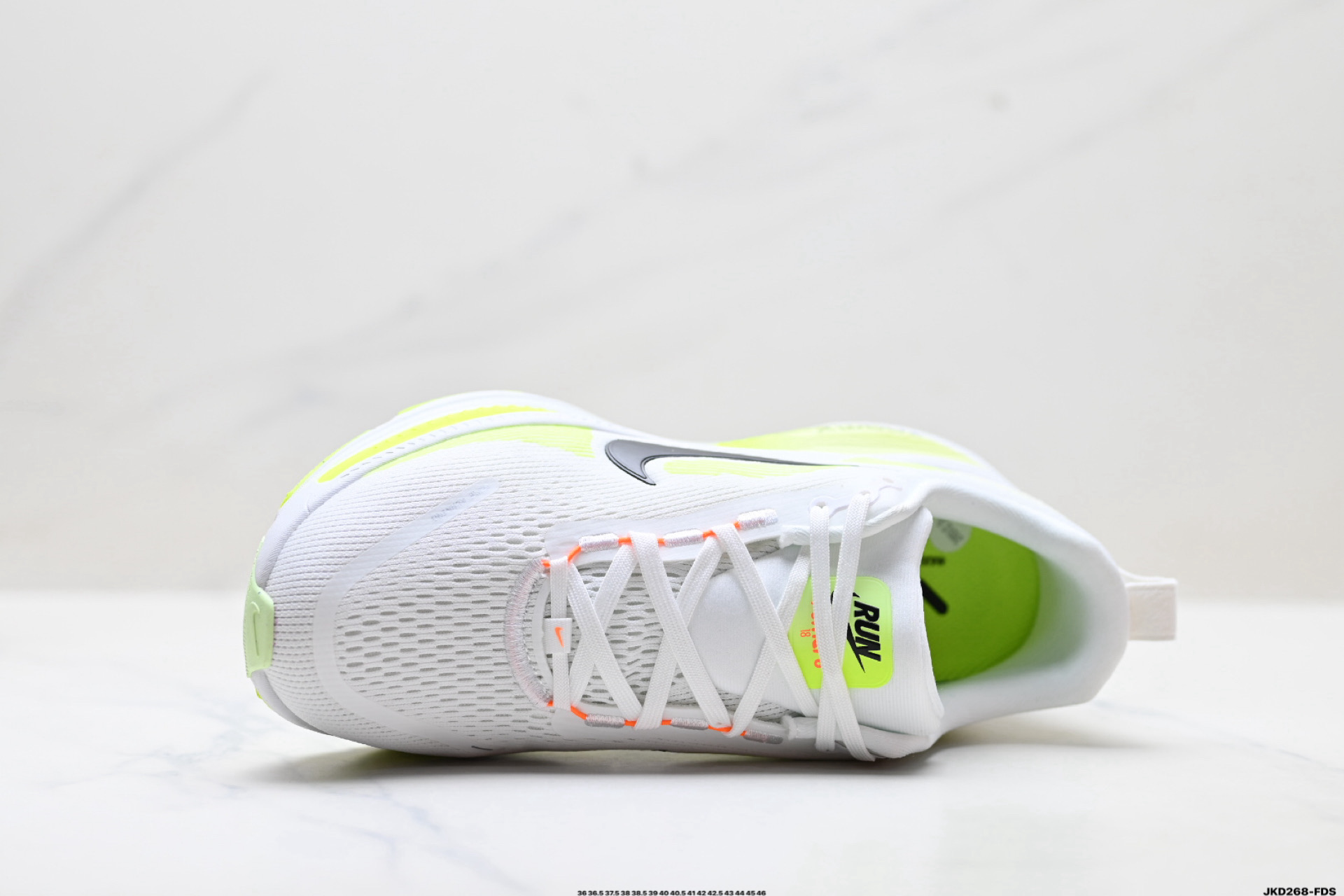 Nike Vomero 18 耐克 舒适减震防滑 低帮跑步鞋 HM6803-120 Nike Vomero 18 耐克 舒适减震防滑 低帮跑步鞋 HM6803-120
