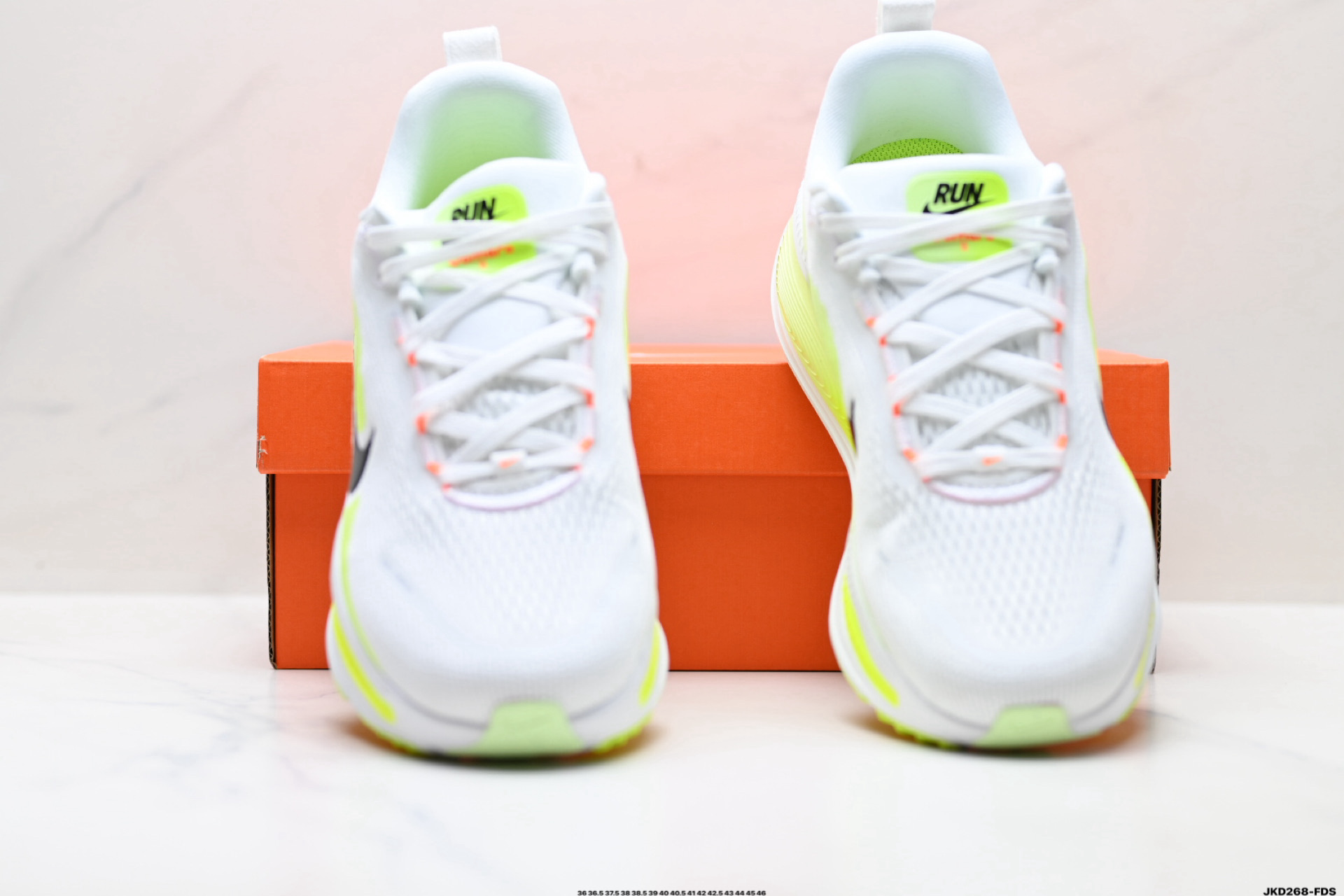 Nike Vomero 18 耐克 舒适减震防滑 低帮跑步鞋 HM6803-120 Nike Vomero 18 耐克 舒适减震防滑 低帮跑步鞋 HM6803-120