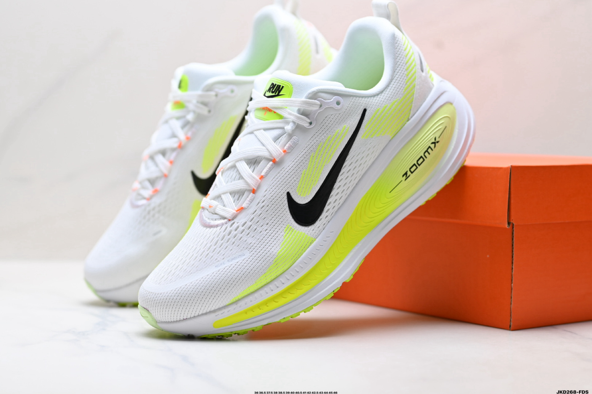 Nike Vomero 18 耐克 舒适减震防滑 低帮跑步鞋 HM6803-120 Nike Vomero 18 耐克 舒适减震防滑 低帮跑步鞋 HM6803-120