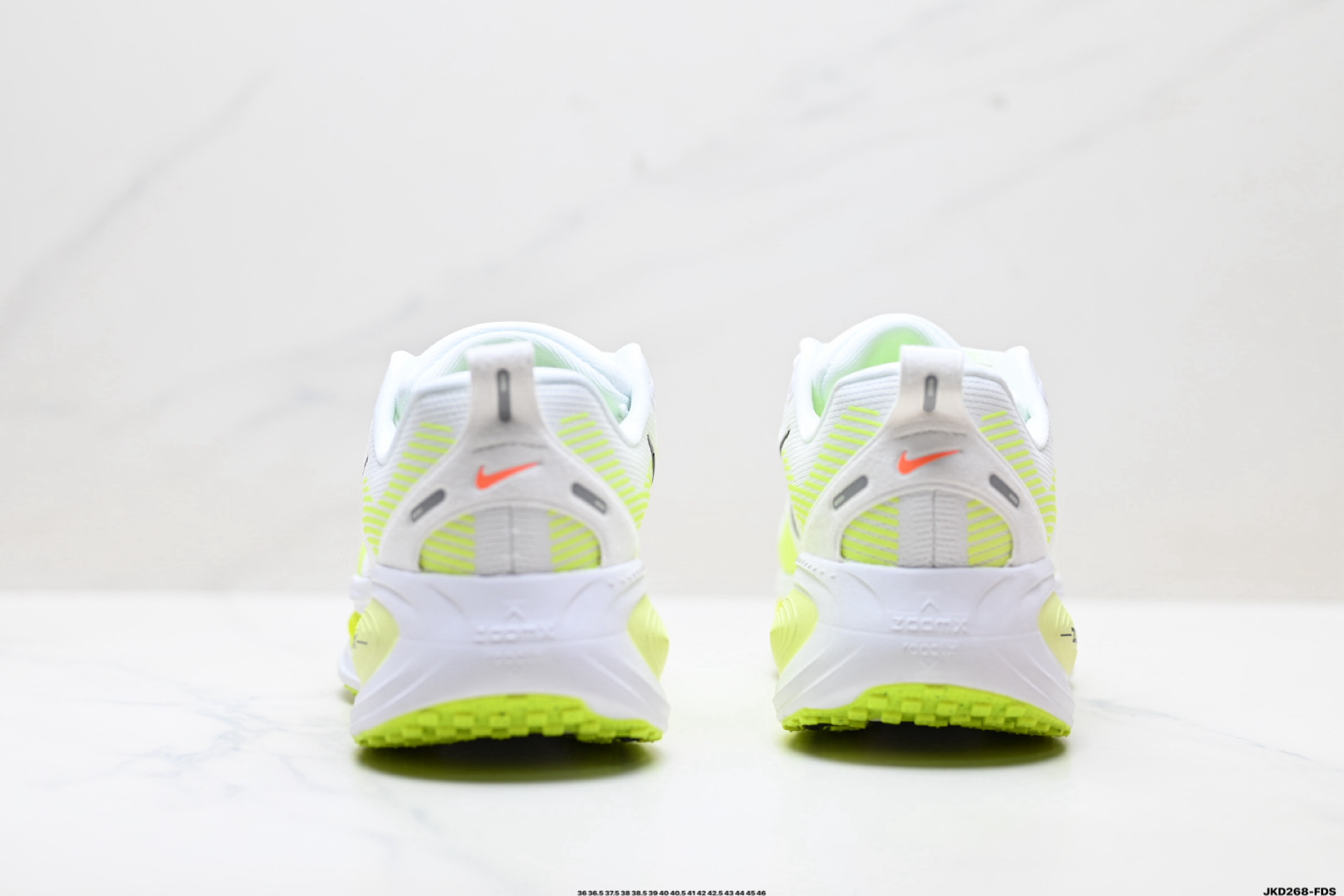 Nike Vomero 18 耐克 舒适减震防滑 低帮跑步鞋 HM6803-120 Nike Vomero 18 耐克 舒适减震防滑 低帮跑步鞋 HM6803-120