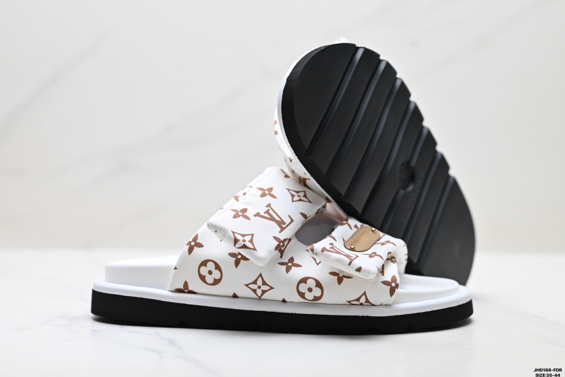 Louis Vuitton Pool Pillow 路易威登 皮革 刺绣图案 露趾套脚 LV 拖鞋-Top High Quatity Cheap Sneakers Fashion Clothing Clothes Bags handbags Shoes of all Brand wholesale With The best Quality And Beautiful Price from China Factory Chinese suppliers wholesaler seller Louis Vuitton Pool Pillow 路易威登 皮革 刺绣图案 露趾套脚 LV 拖鞋