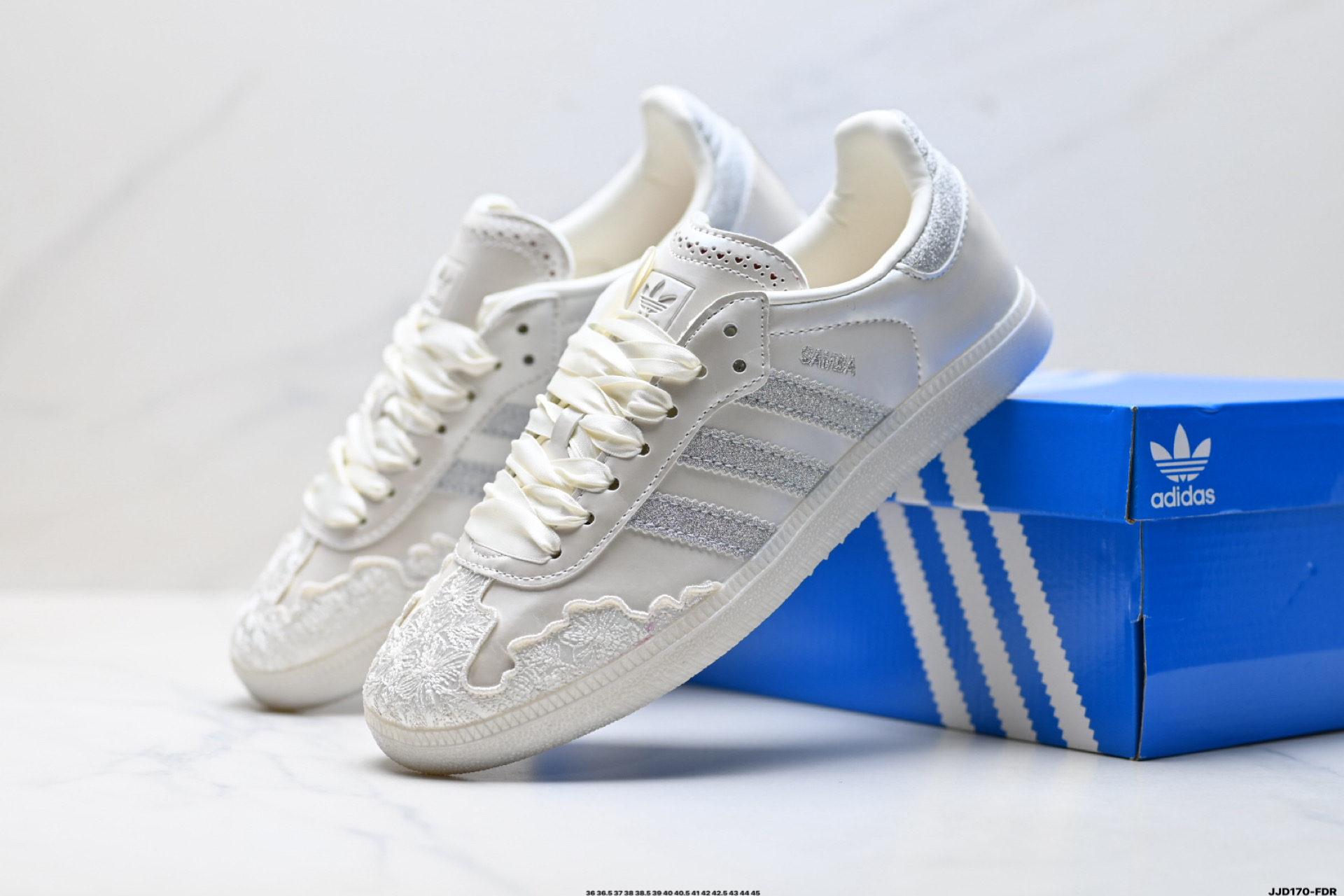 Adidas Originals Samba 阿迪达斯 桑巴舞系列绅士德训足球风百搭低帮休闲运动板鞋 HP3698