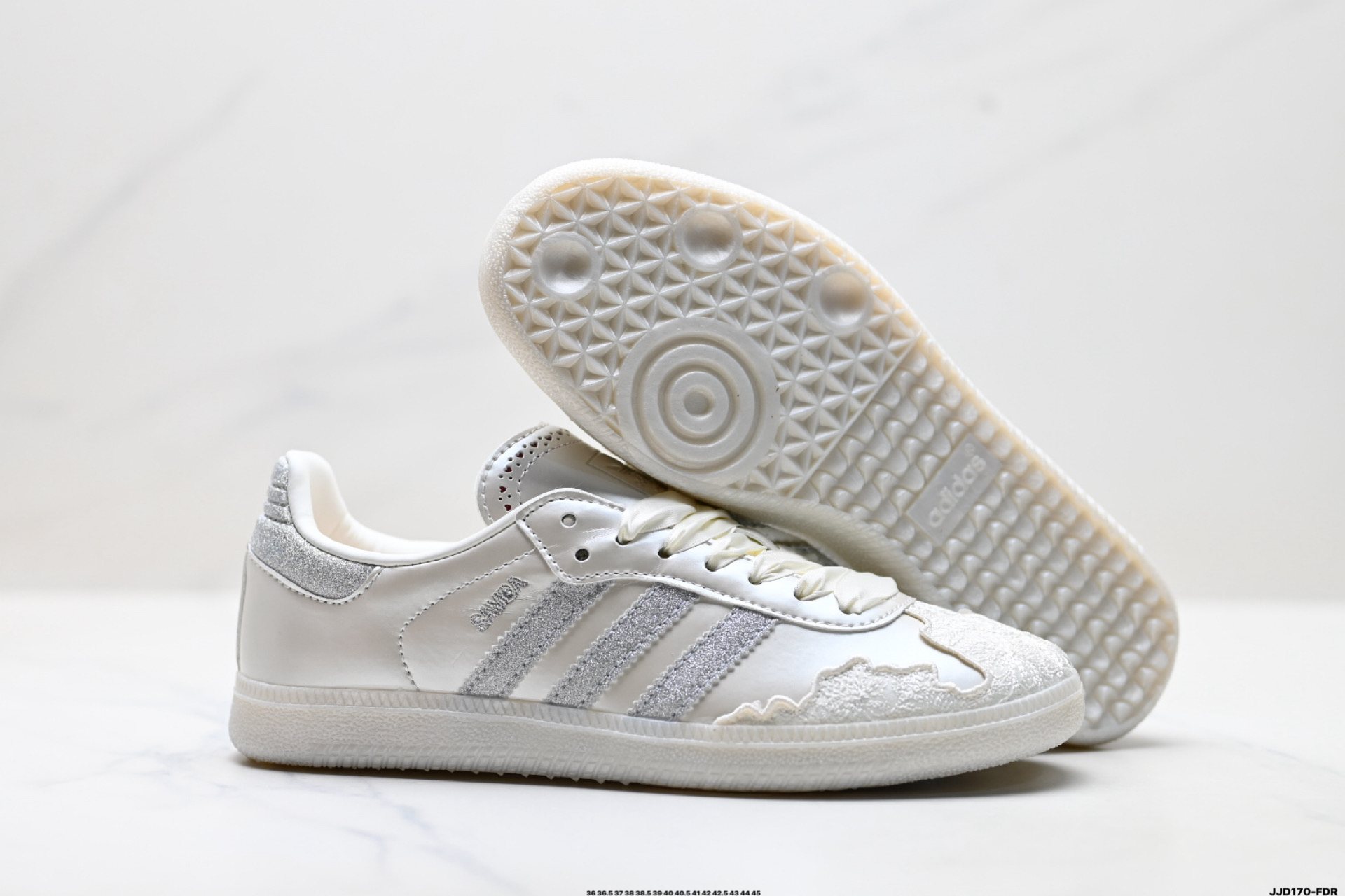 Adidas Originals Samba 阿迪达斯 桑巴舞系列绅士德训足球风百搭低帮休闲运动板鞋 HP3698
