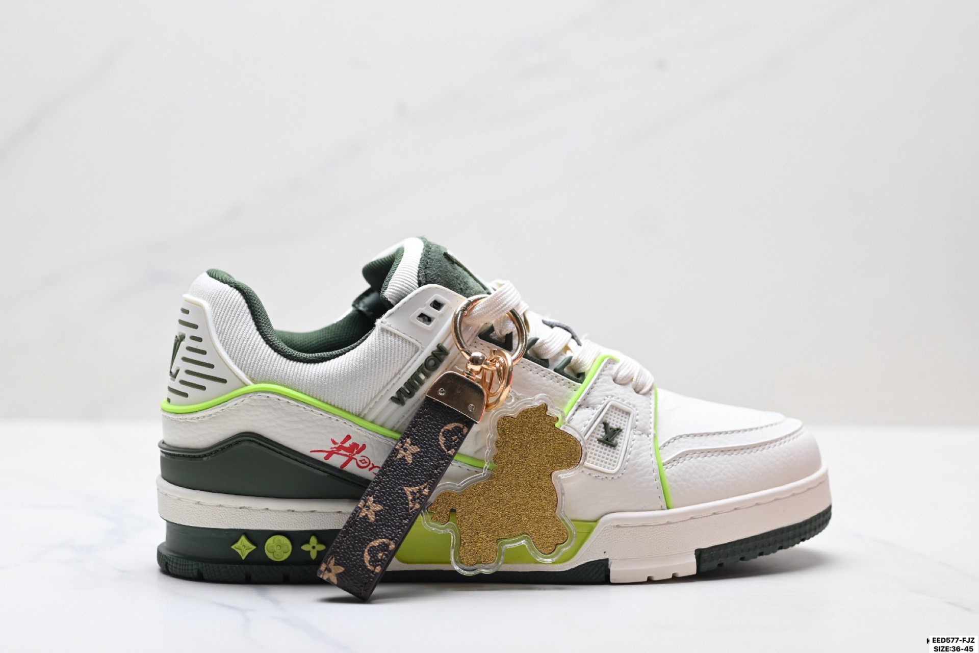 纯原✅马年限定中国红礼盒Louis vuitton Trainer Sneaker Low 路易威登 休闲运动文化百搭板鞋 舒适防滑底和百搭性霸屏整个时尚娱乐圈 细节调整完美主义 鞋面采用柔软皮革鞋面 独家开模大底 侧边采用3D打印标志性Logo 尽显贵族时尚气息 配带正品全套包装 ID:EED577-FJZ