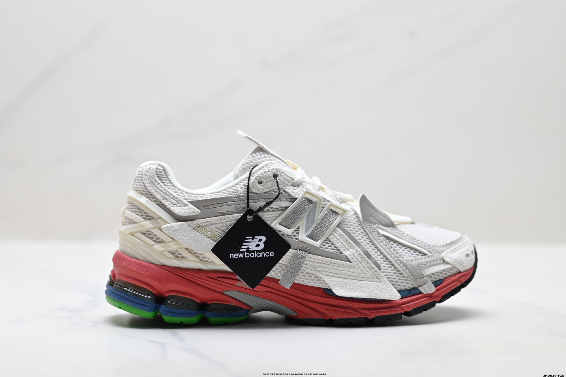 公司级✅New Balance M1906系列 复古单品宝藏老爹鞋款 公司级 复古元素叠加 质感超级棒 楦版型材料细节做工精细 作为NB最经典的档案鞋型之一 与2002一样,1906有着NB最成熟的技术加持和复古款式,而本次推出的版本参照2002r的定位,相信会在性价两端做出权衡.单从造型上来看,依旧是vibe风格,味道很正,细节也很酷,这双1906r无疑必能打入复古跑鞋爱好者的年度鞋款名录 官方货号:M1906AB ID:JHD534-FZS