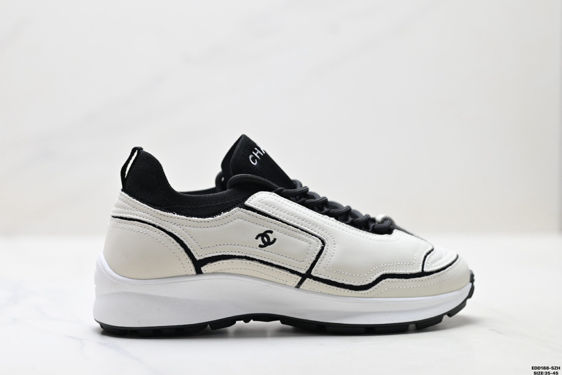 【04768】Chanel 26A Calfskin Lace-Up Low-Top Sneakers