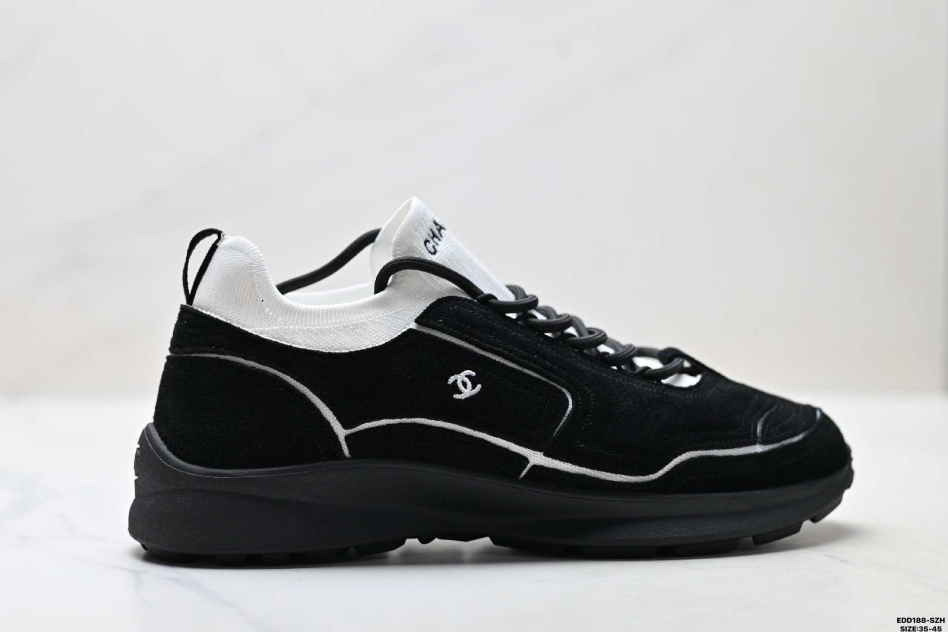 【04744】Chanel 26A Calfskin Lace-Up Low-Top Sneakers