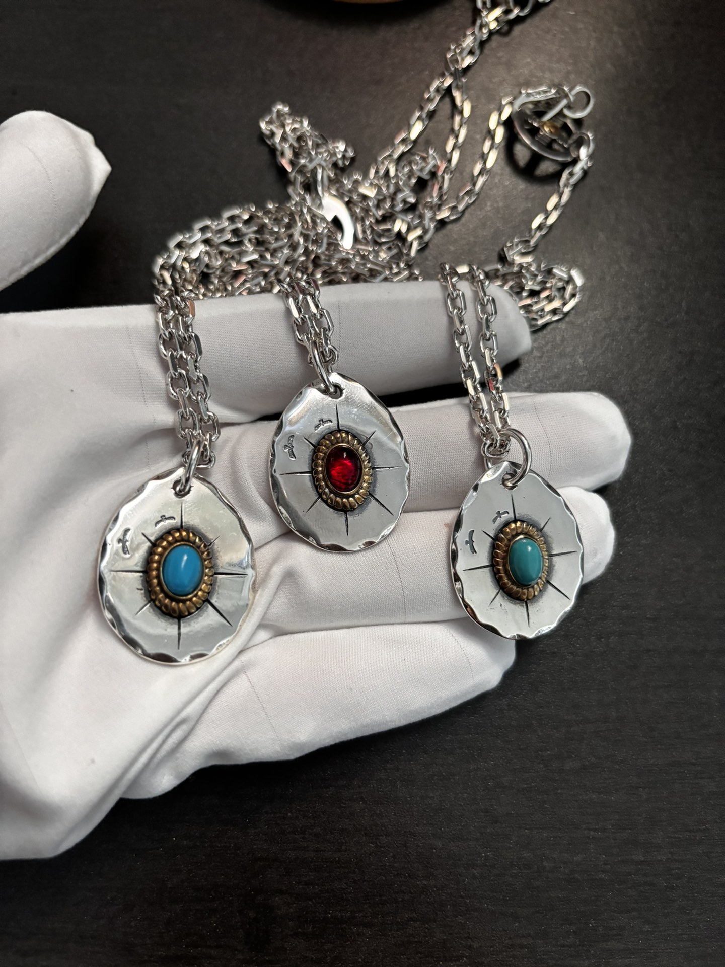 NO:110962,Goro Takahashi Goro’s pineapple pendant necklace, Xiaohongshu, Douyin live broadcast, Internet celebrities, same style as stars!  No matter how you match it, look at the favorite jewelry of stars such as Uncle Liu, JJ Lin, and Mutakumura Yaku. The most important thing is to match a bunch of jewelry at will~, jewelry quality, necklace19860909高桥吾郎Goro’s 松石吊坠项链 小红书 抖音直播 网红 明星同款！ 无论怎么搭配好都看 六叔 林俊杰 木拓村哉等明星最爱的饰品 最要重的是一串可以随意搭配~,饰品精品,necklace,Jewelry