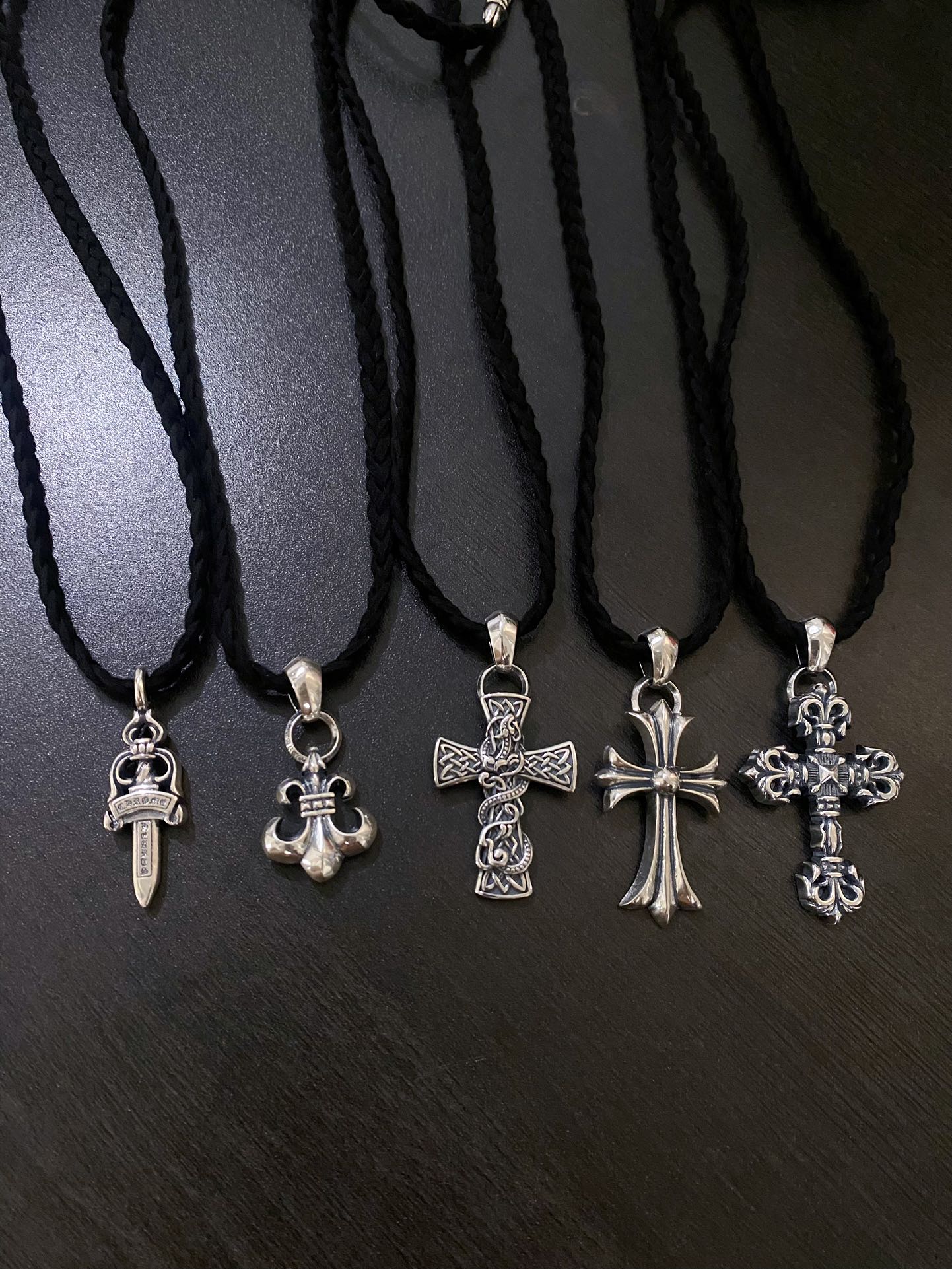 NO:107685,Crosin Scout Flowers, Cross, Flame Leather Rope Braided Necklace, Men and Women, Elegant Jewelry, Chrome Hearts, Necklace19860909克罗心童军花.十字架.火焰皮绳编织项链 男女同款,饰品精品,chrome hearts,necklace,Jewelry