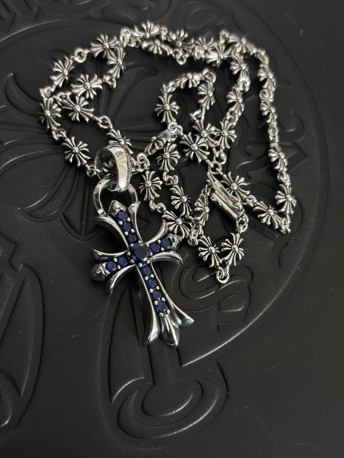 NO:107558,Cross blue diamond necklace, jewelry boutique, necklace19860909十字架蓝钻项链,饰品精品,necklace,Jewelry