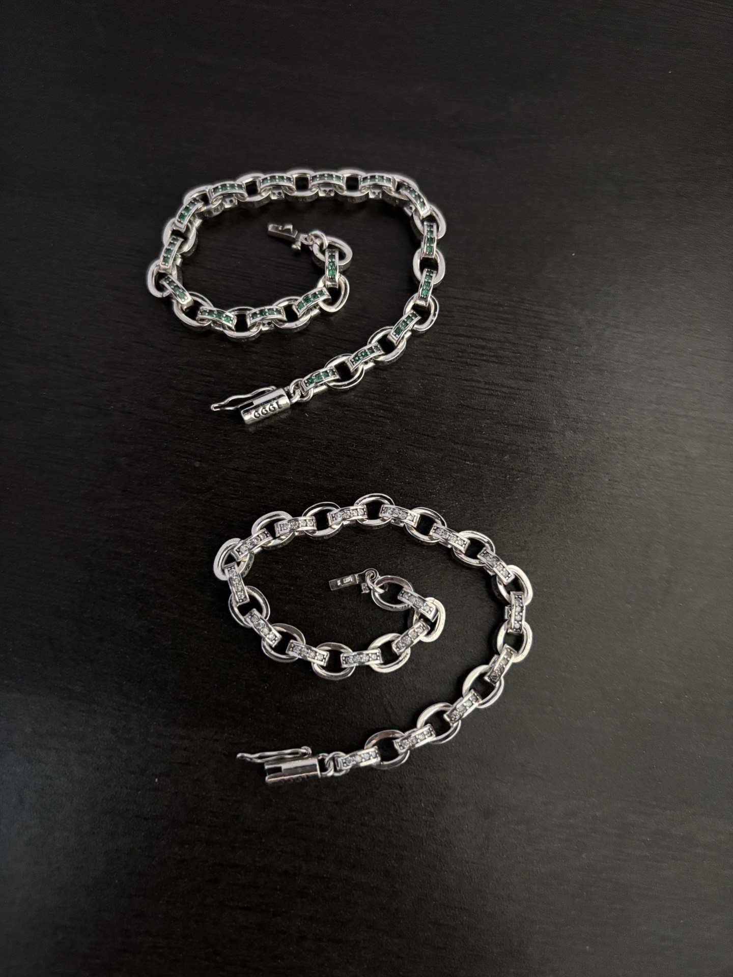 NO:113843,Croheart letters inlaid with white diamonds and green diamond bracelet size 18.20.22, jewelry quality, chrome hearts, bracelet19860909克罗心字母镶白钻绿钻手链 尺寸18.20.22,饰品精品,chrome hearts,bracelet,Jewelry