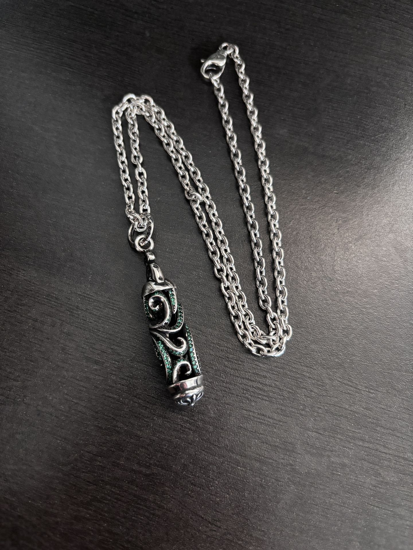 NO:381577,Cro vine green diamond necklace, jewelry boutique, chrome hearts, necklace19860909克罗藤蔓绿钻项链,饰品精品,chrome hearts,necklace,Jewelry