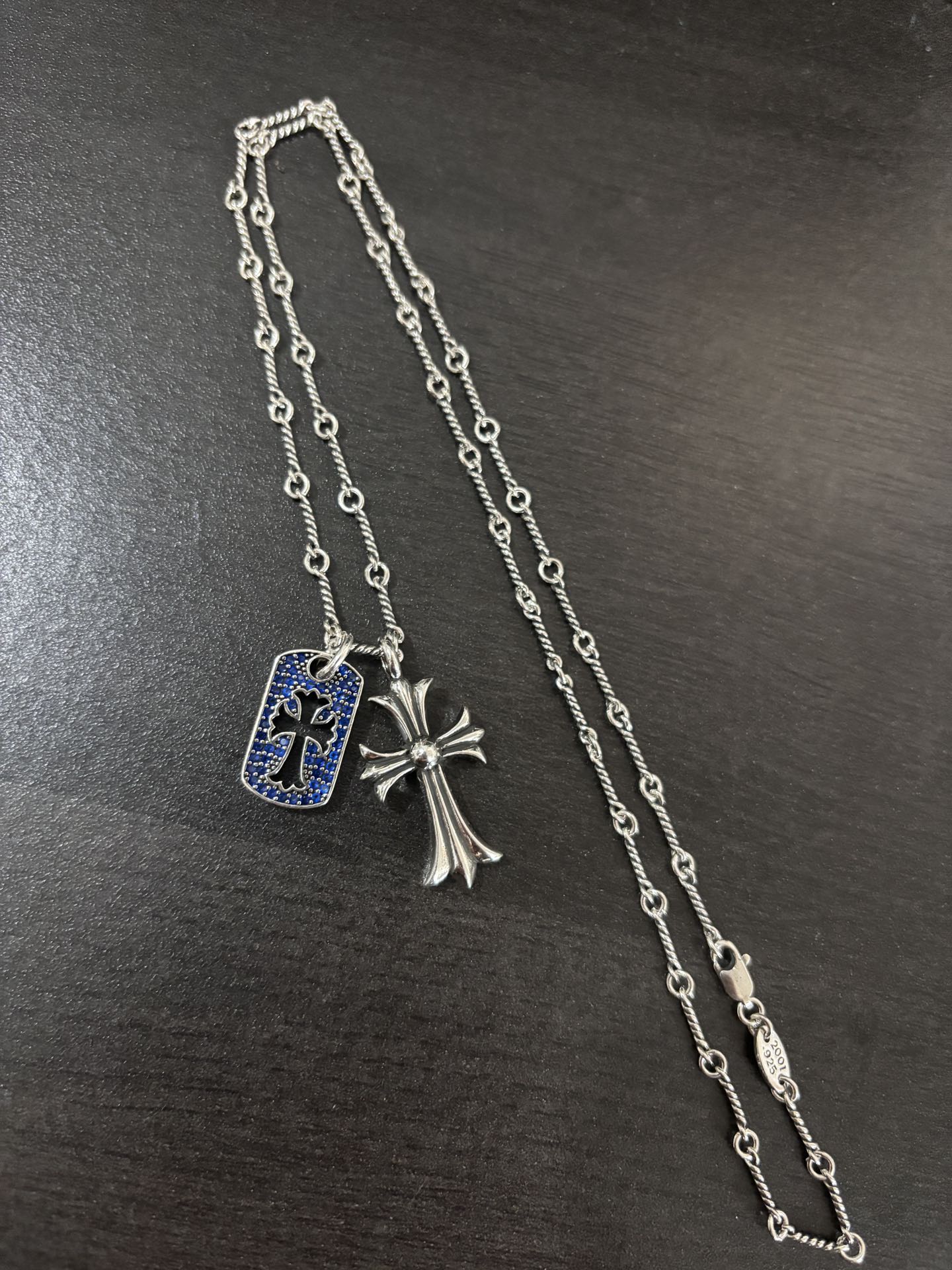 Chrome Hearts 别针竹节蓝钻方牌十字架项链