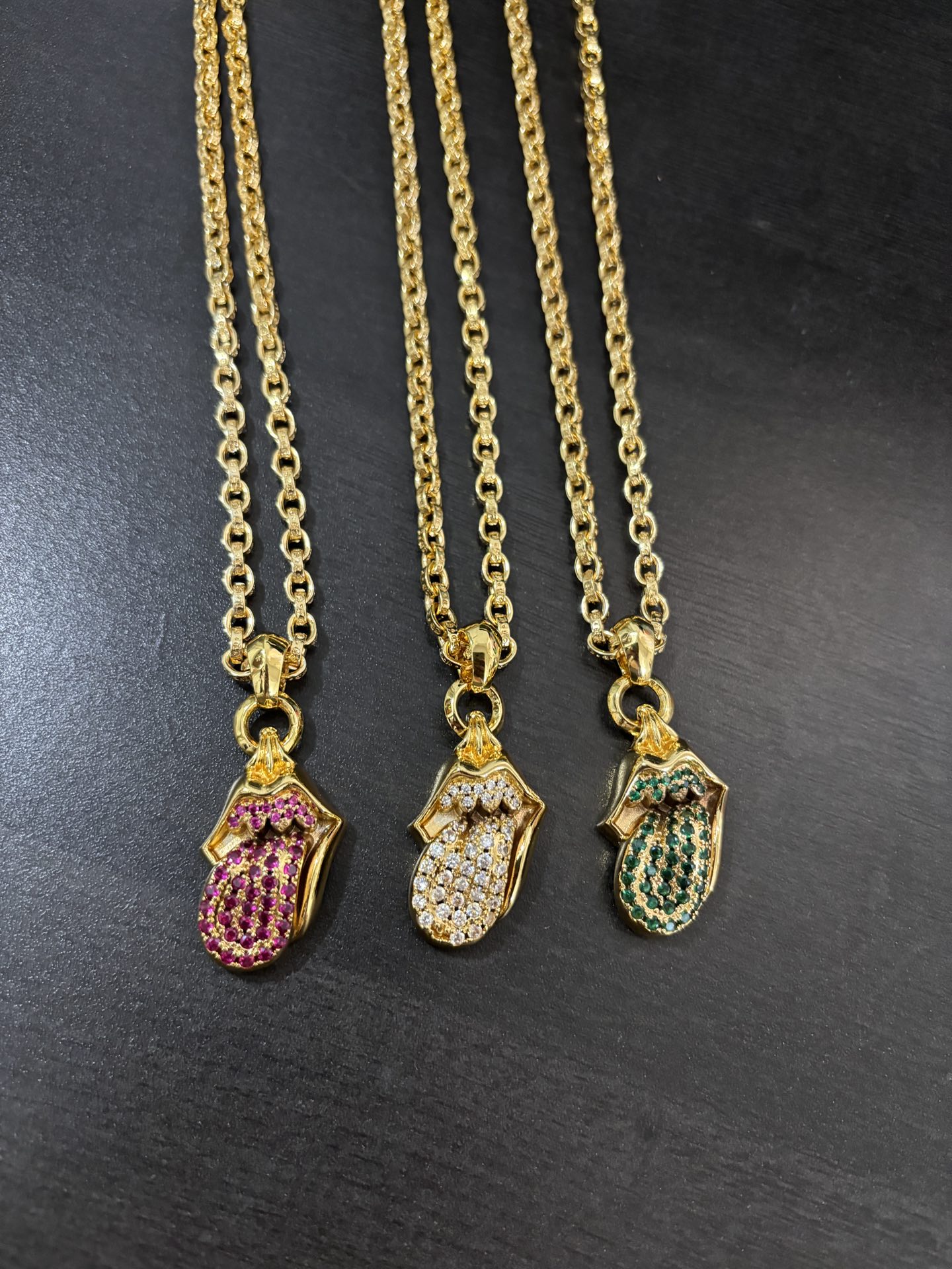NO:641070,Chrome hearts tongue diamond letter gold-plated necklace, fine jewelry, chrome hearts, necklace, gold plating19860909克罗心舌头镶钻字母镀金项链,饰品精品,chrome hearts,necklace,gold plating,Jewelry