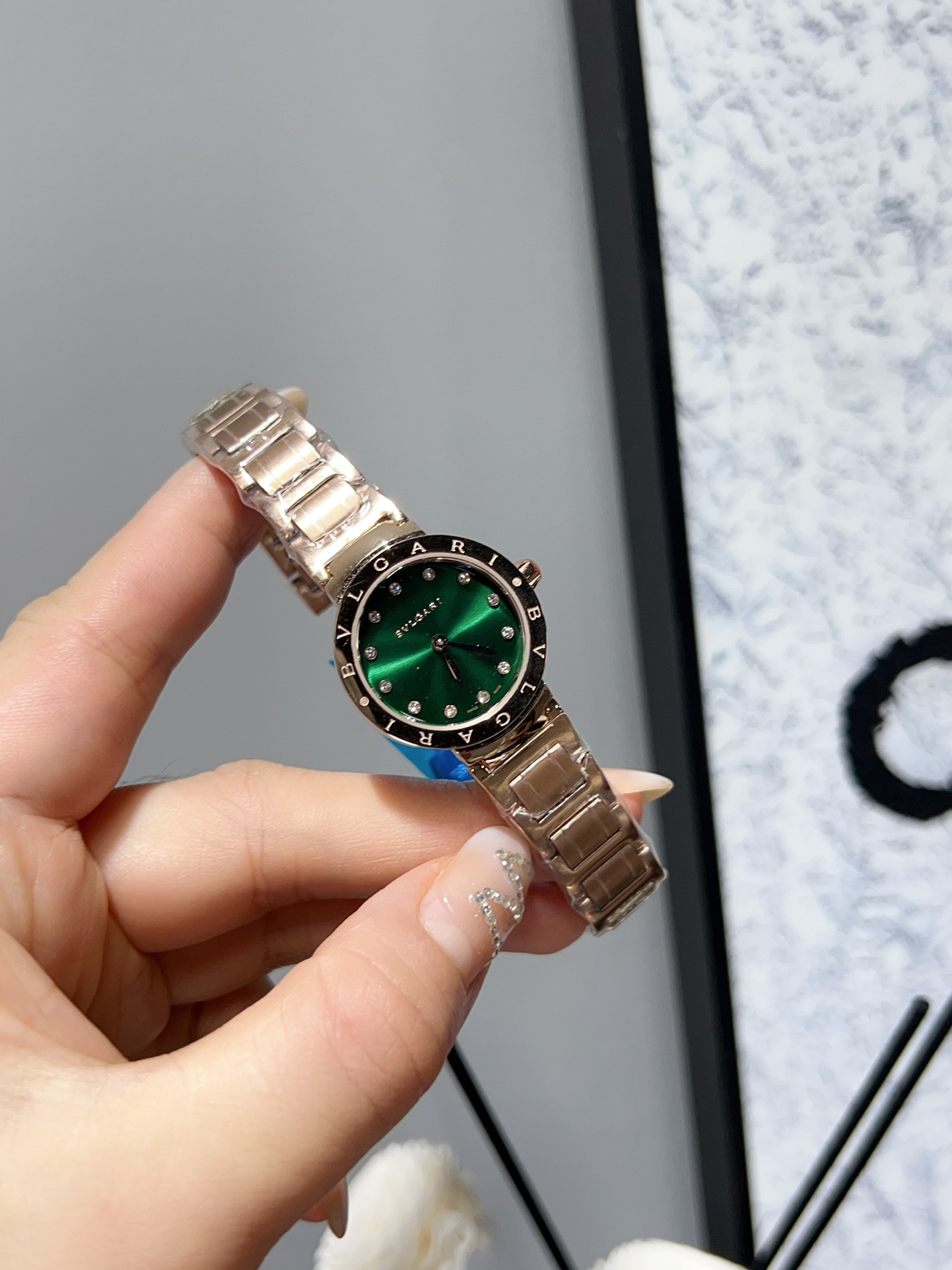 Luxury Bvlgari Watch with Imported Stone and Steel, Kim 210 Ceramics Drilling