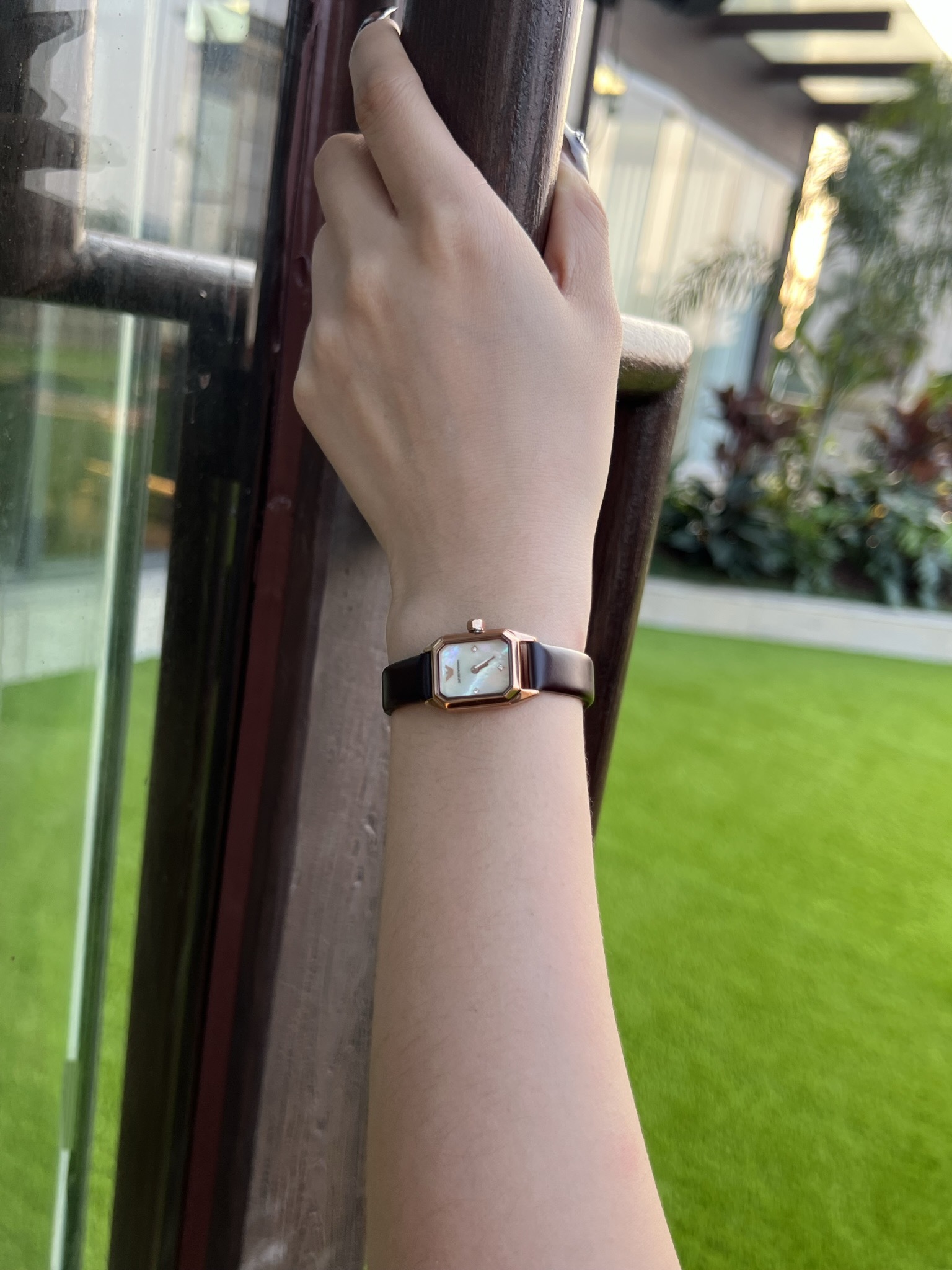 Mermaid Pipe 504: Amani’s Regold Mordon-Style Wristwatch with Natural Pearl Bee Watchboard - 图片 6