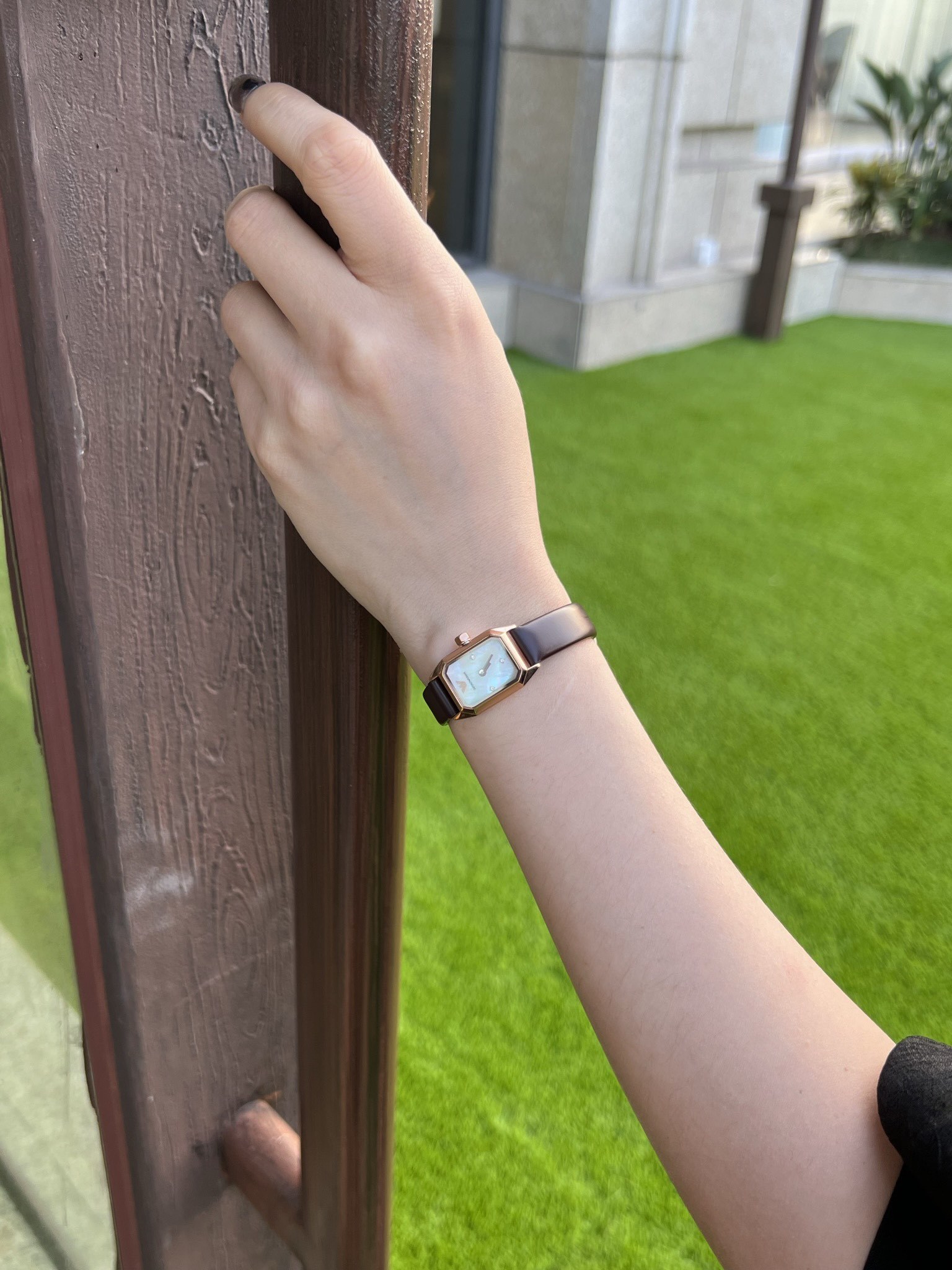 Mermaid Pipe 504: Amani’s Regold Mordon-Style Wristwatch with Natural Pearl Bee Watchboard - 图片 5