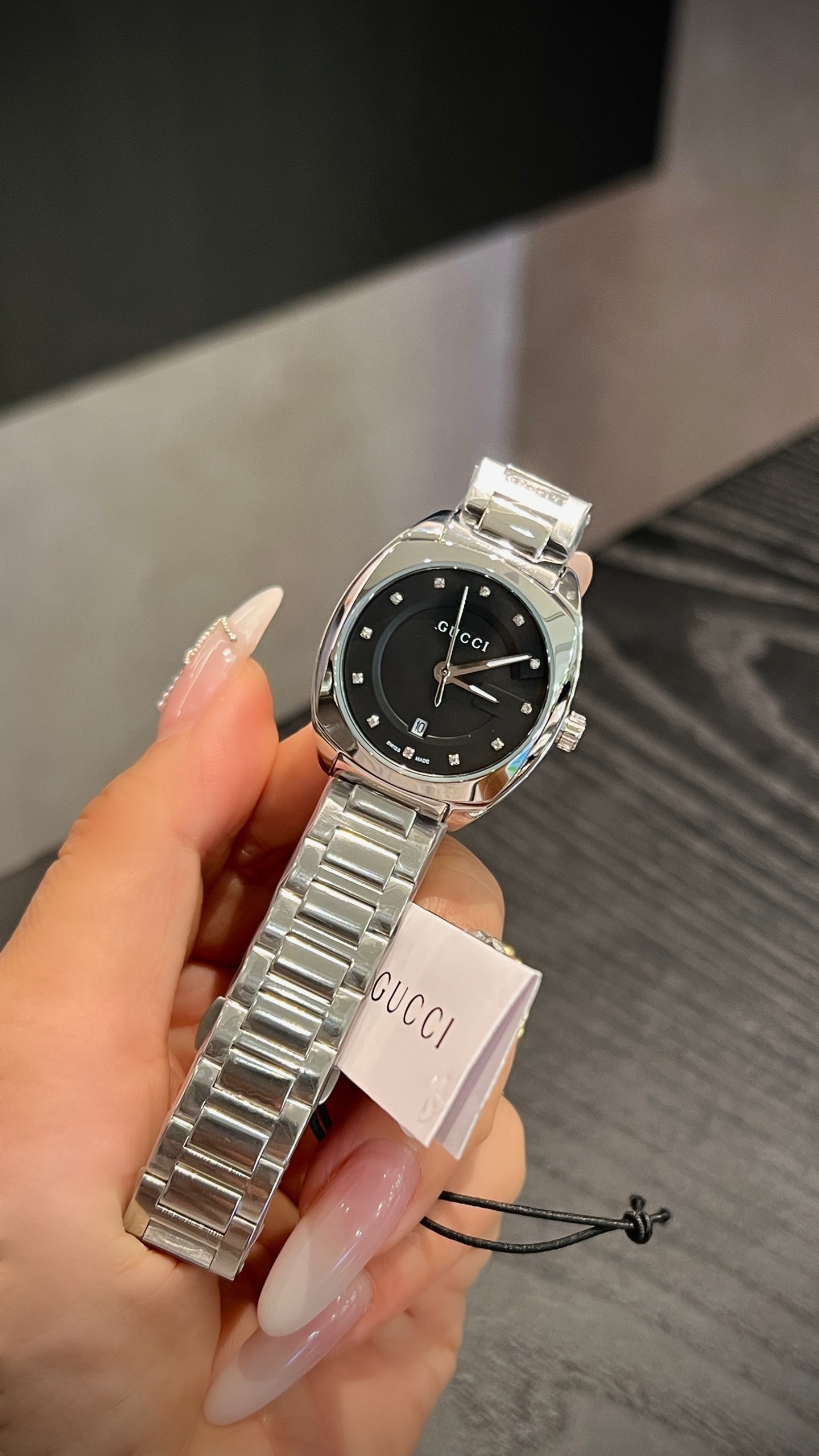 White shell 260 gold p644 Monuments Gucci Gucci GG2570 YA142504 wristwatch stone machine, size 28mm. Delivery - 图片 5