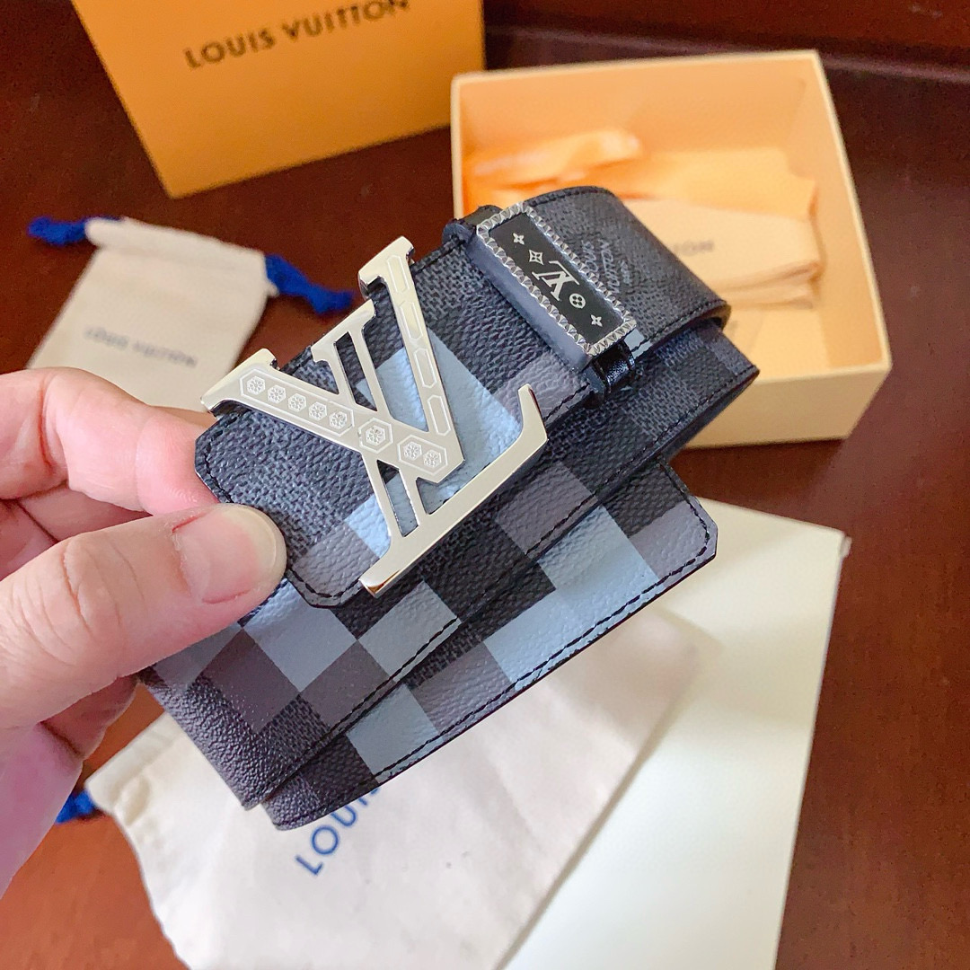 💯💯💯💰300，LV经典款专柜精品复古新款双层钢扣，真空电镀，双面定制原单面料，两面可用，宽度4.0cm💯💯💯