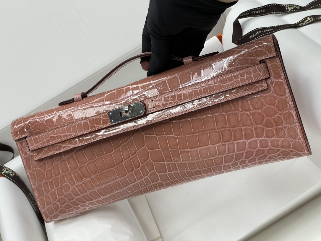 NO:700282,cut 31CM evening bag, imported Nile crocodile, wax thread hand-stitched, pink silver buckle, Hermes, hermes, Hermes,19860909cut 31CM晚宴包,进口尼罗鳄 蜡线手缝 粉色 银扣,爱马仕,hermes,Hermes,,Bag