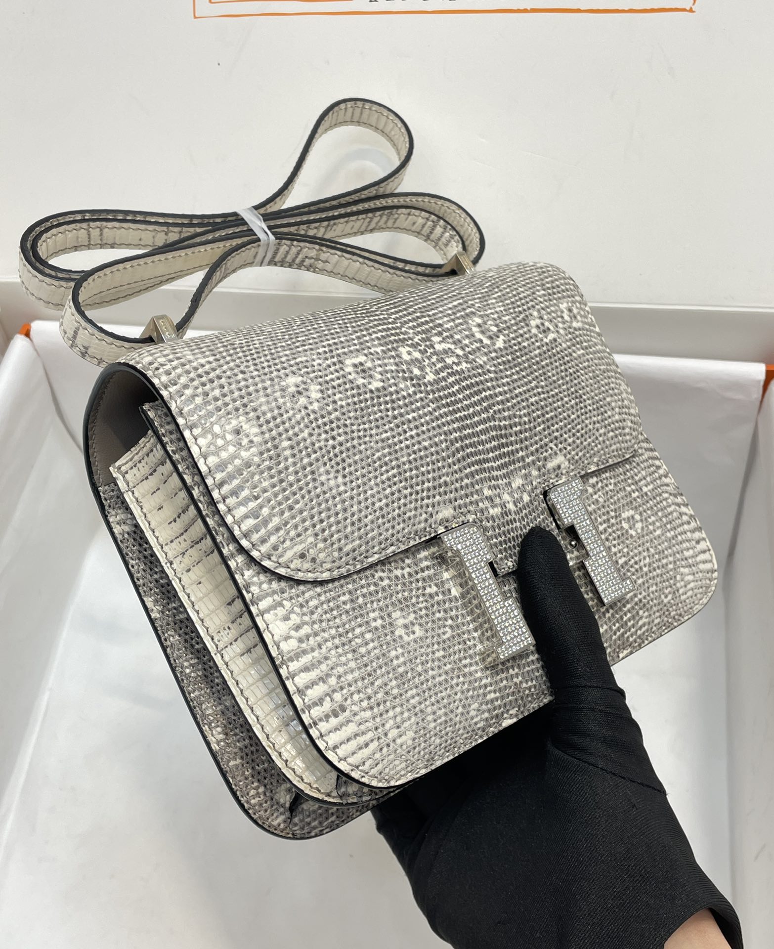 Hermès No cost at the end of the year 5800