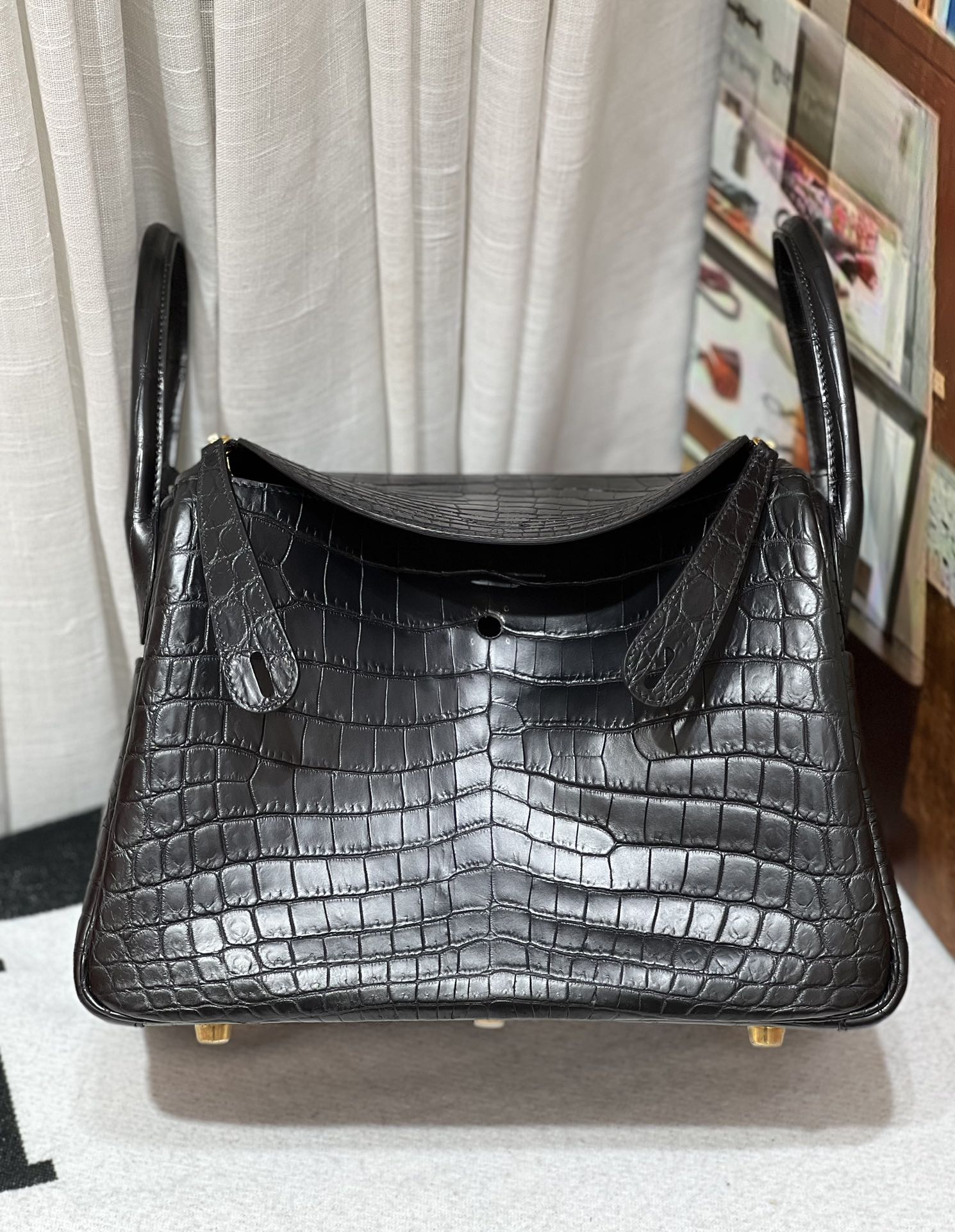 NO:717855,Lindy 30CM. Black gold buckle, Hc imported Nile crocodile, hand-sewn with wax thread!  Pure steel hardware!  Full set of handmade nails,Hermes,hermes,Hermes,19860909琳迪30CM.黑色金扣 Hc进口尼罗鳄 蜡线手工缝制！纯钢五金！全套手工钉,爱马仕,hermes,Hermes,,Bag