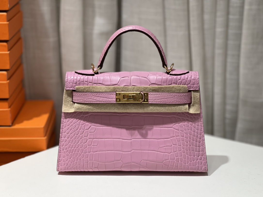 NO:698319,Pink gold buckle, high-end goods, Kelly second generation 19CM.hc imported American crocodile, version Z, correct belly!  The texture particles are plump and round!  ,Hermes,hermes,Hermes,19860909粉色金扣 高端好货 凯莉二代19CM.hc进口美洲鳄,对版Z,正肚皮！纹理颗粒饱满圆润！,爱马仕,hermes,Hermes,,Bag
