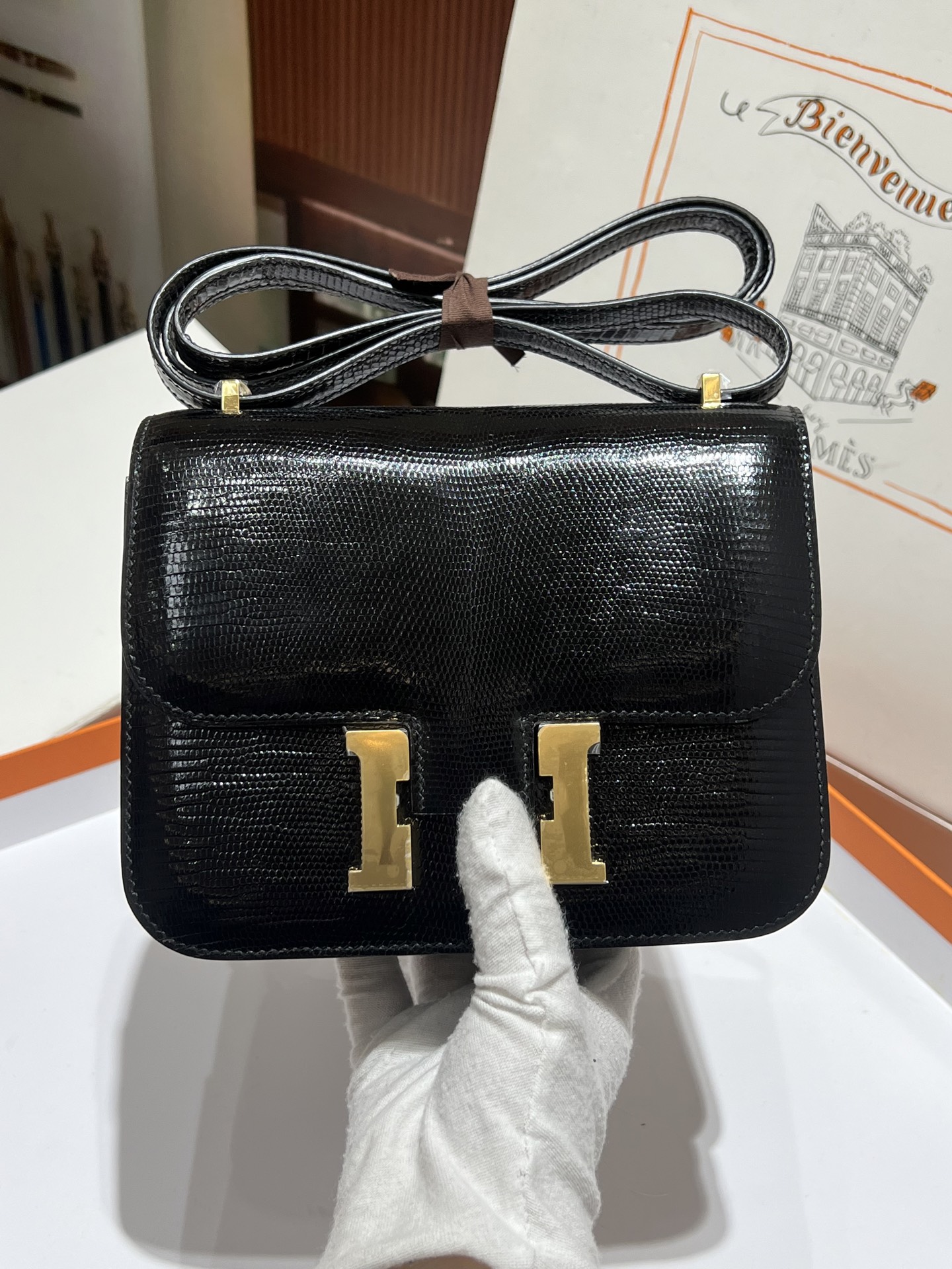 NO:698232,Kangkang 19 full set of handmade nails, black gold buckle, hc imported lizard skin, real shot gold buckle, 5 pieces of skin, make a bag, the texture and leather surface are super beautiful, top hand sewing craftsmanship, Hermes, Hermes, Hermes,19860909康康19 全套手工钉 黑色金扣 hc进口蜥蜴皮 实拍金扣 5张皮 做一个包 纹理和皮面都超级漂亮 顶级手缝工艺,爱马仕,hermes,Hermes,,Bag