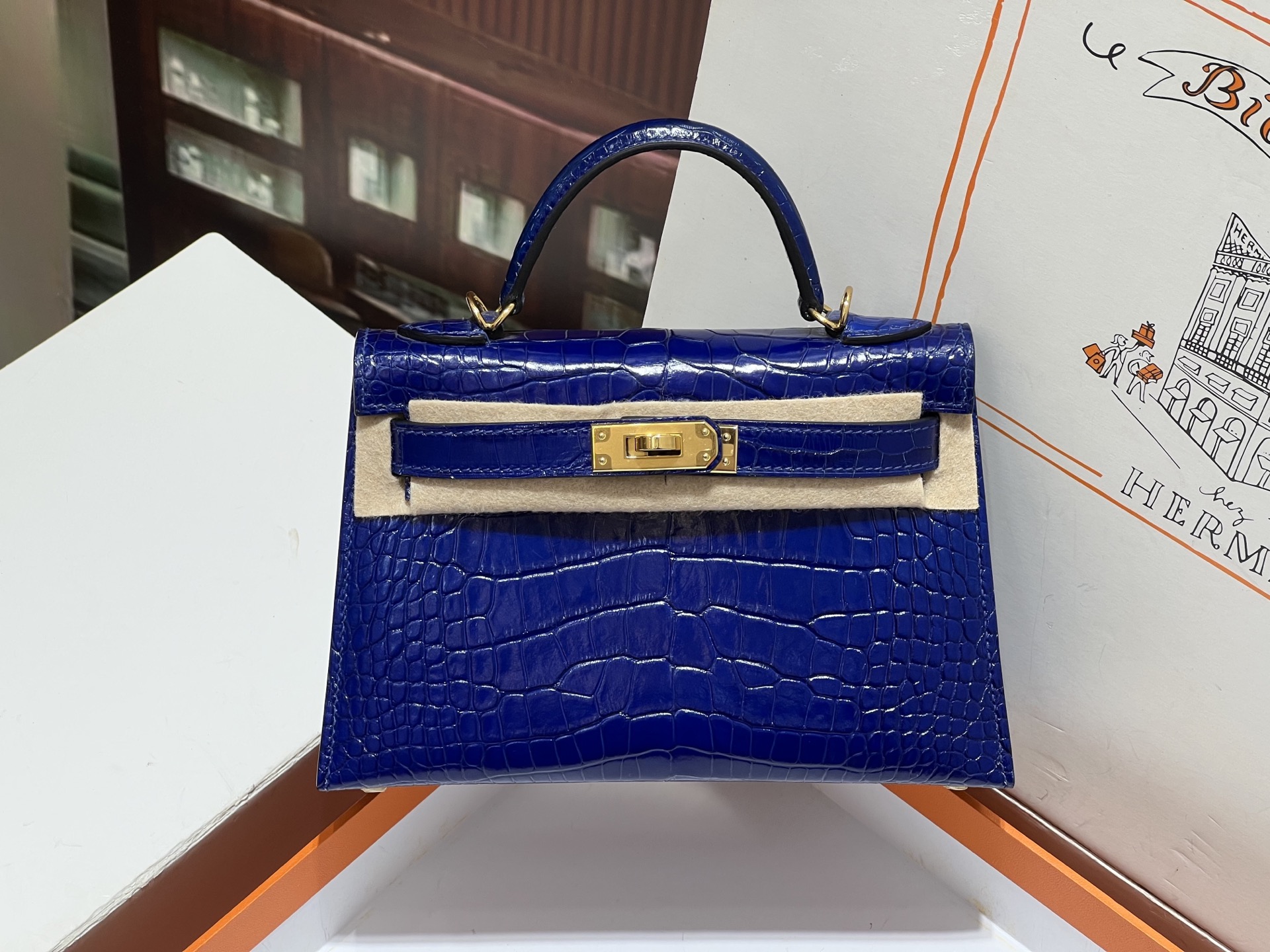 NO:698313,Gold buckle, high-end goods, full set of hand-made nails, Kelly second generation 19CM. Imported American crocodile, version Z, correct belly!  The texture particles are plump and round!  ,Hermes,hermes,Hermes,19860909金扣 高端好货 全套手工钉 凯莉二代19CM.进口美洲鳄,对版Z,正肚皮！纹理颗粒饱满圆润！,爱马仕,hermes,Hermes,,Bag