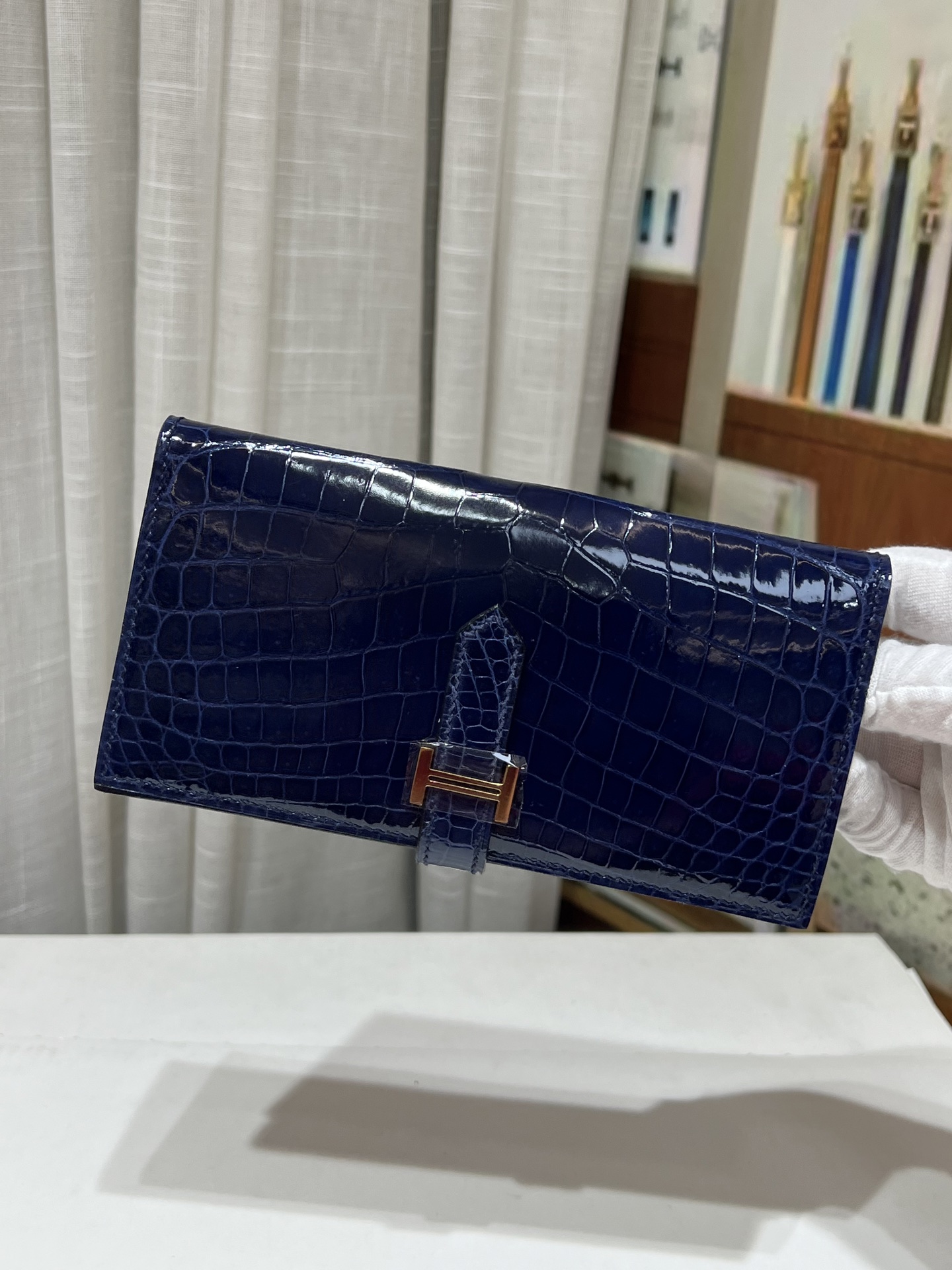 NO:852262,H buckle Bean wallet, imported Nile crocodile leather!  Hand-sewn with beeswax thread!  Size 17.5, 9, 2 available from stock, Hermes, hermes, crocodile skin, Hermes,19860909H扣Bean钱夹,进口尼罗鳄鱼皮！蜜蜡线手工缝制！尺寸17.5,9,2 现货供应,爱马仕,hermes,crocodile skin,Hermes,,Bag