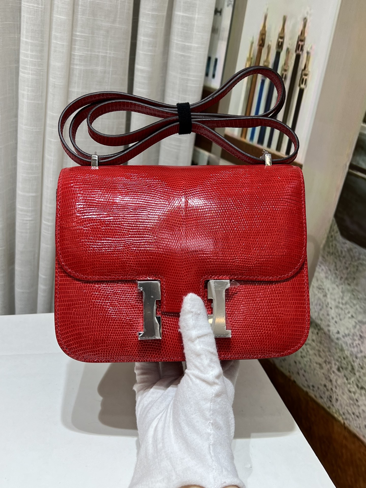 NO:700330,Kangkang 19CM. New red silver buckle available from stock. Gold buckle hc first-class imported lizard skin, top hand-sewn, Hermes, hermes, Hermes,19860909康康19CM.新出 红色银扣 现货供应 金扣 hc一级进口蜥蜴皮,顶级手工缝制,爱马仕,hermes,Hermes,,Bag