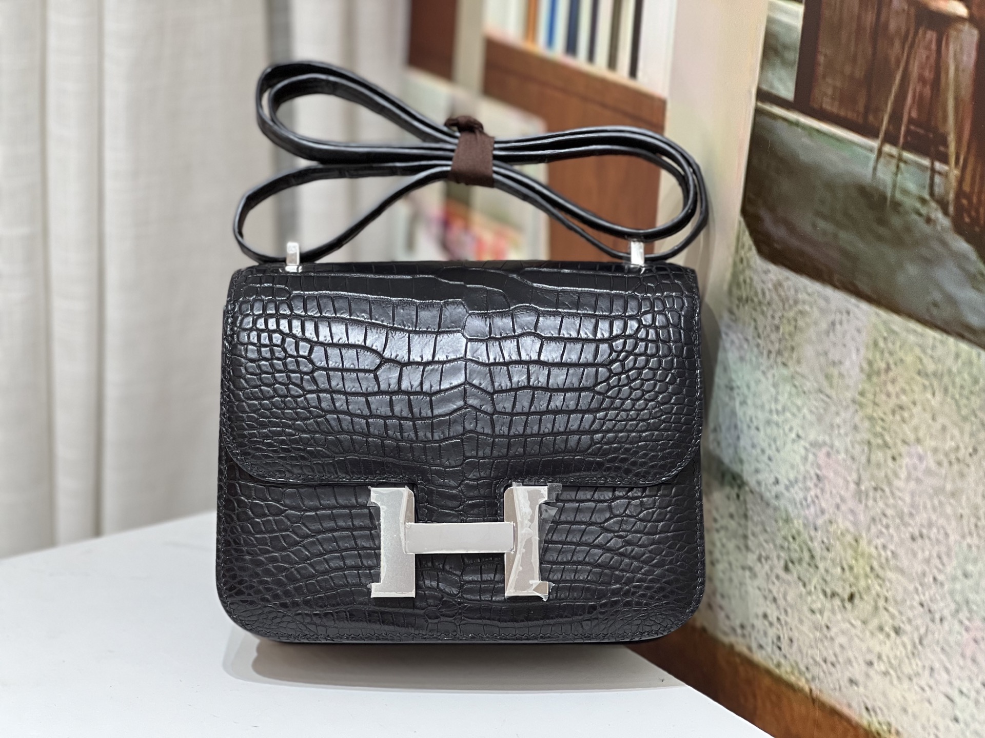 NO:699792,Kangkang 19CM. Black silver buckle Hc imported crocodile, matte matte crocodile leather, hand-sewn with top wax thread!  Real shot texture,Hermes,hermes,crocodile skin,Hermes,19860909康康19CM. 黑色银扣 Hc进口湾鳄,雾面哑光鳄鱼皮,顶级蜡线手工缝制！实拍纹理,爱马仕,hermes,crocodile skin,Hermes,,Bag