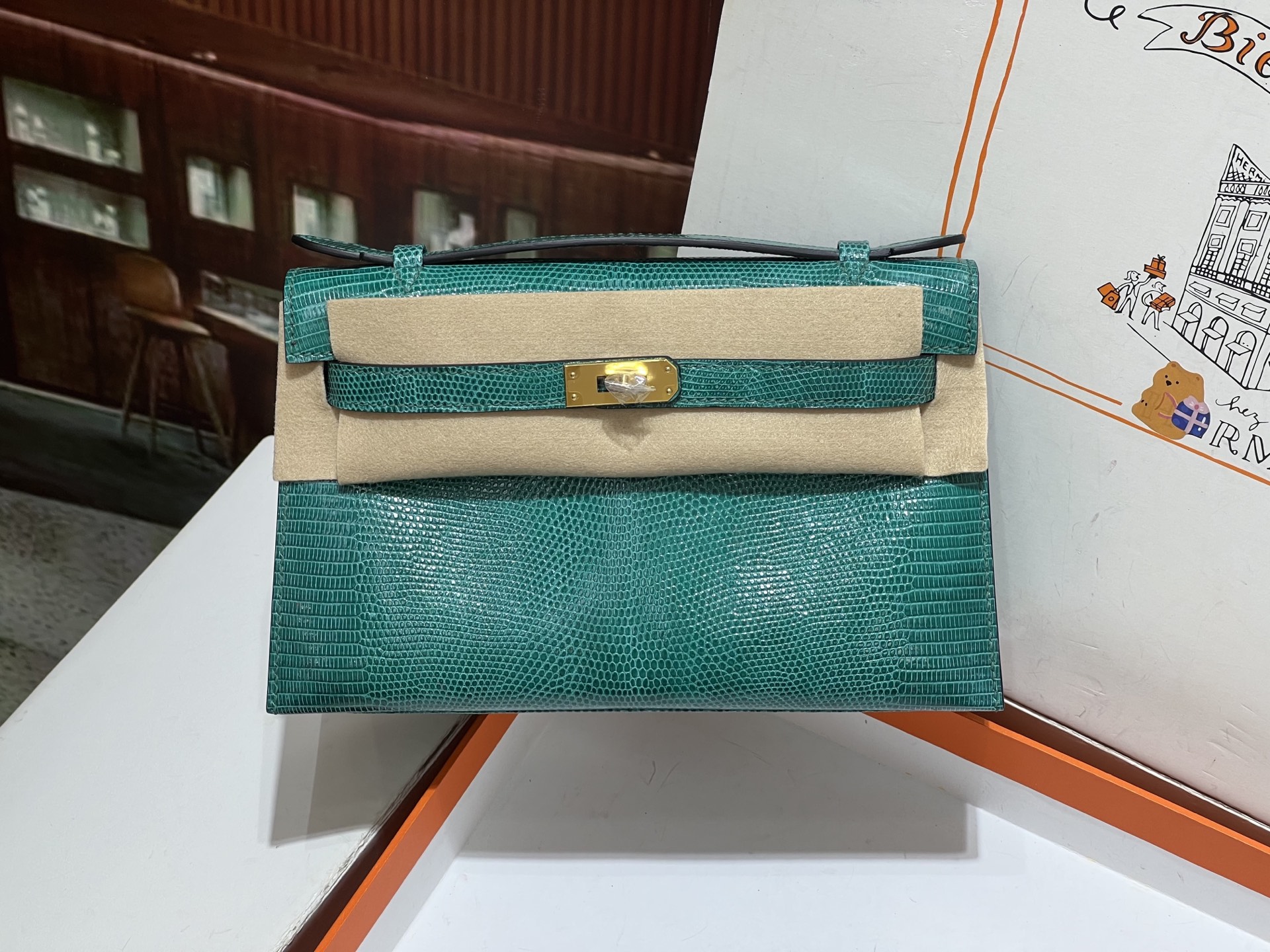 NO:699942,Kelly second generation 19CM. Peacock blue gold buckle, available from stock, hc first-class imported lizard skin, top hand sewing, full set of hand-made nails, Hermes, Hermes, Hermes,19860909凯莉二代19CM. 孔雀蓝色金扣 现货供应 hc一级进口蜥蜴皮,顶级手工缝制 全套手工钉,爱马仕,hermes,Hermes,,Bag