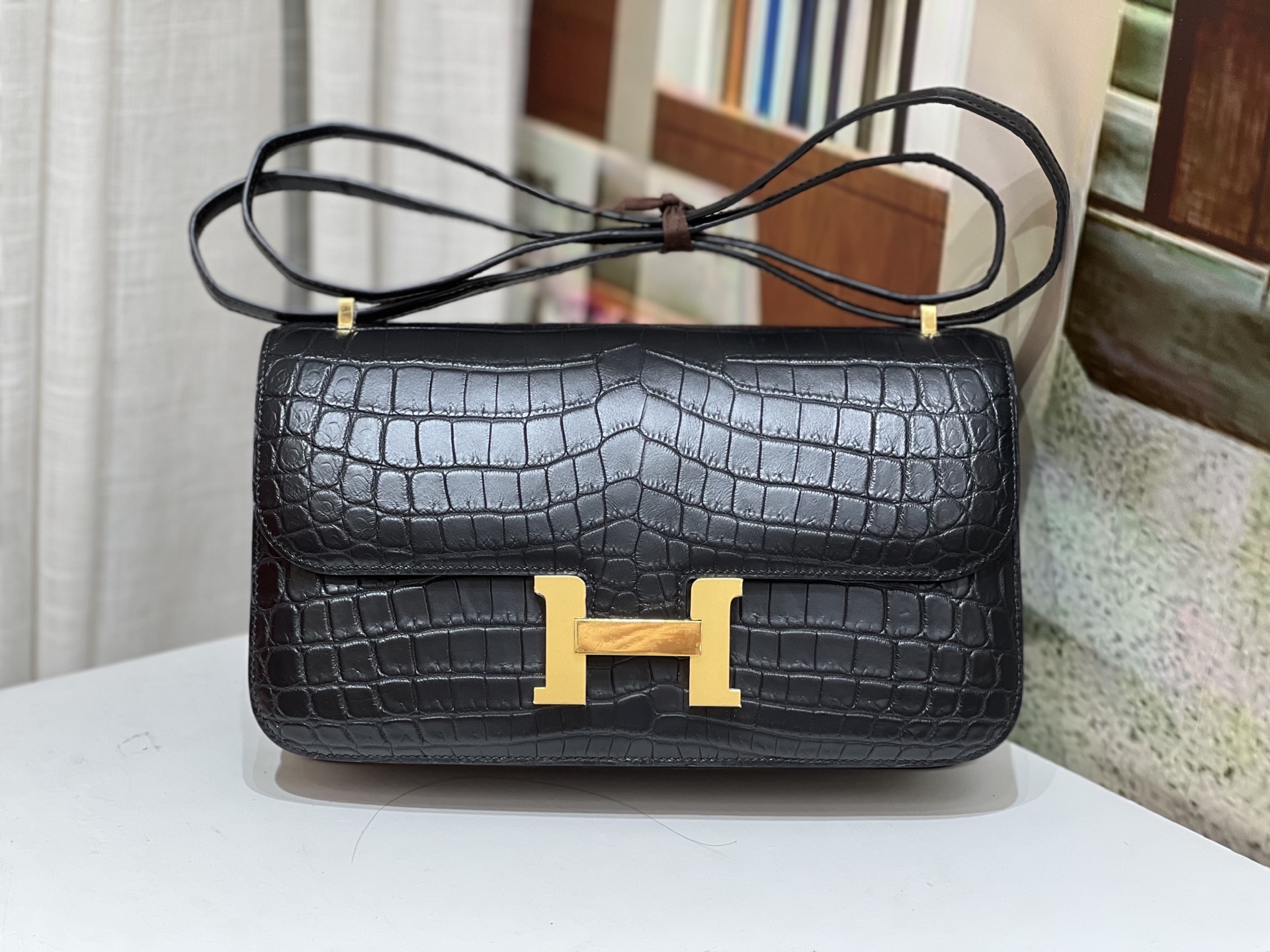 NO:700559,Kangkang 26CM. Black gold buckle, Nile crocodile imported from Singapore, hand-stitched with wax thread, real stock ~, Hermes, hermes, Hermes,19860909康康26CM. 黑色 金扣 新加坡进口尼罗鳄 蜡线手缝 现货实拍～,爱马仕,hermes,Hermes,,Bag