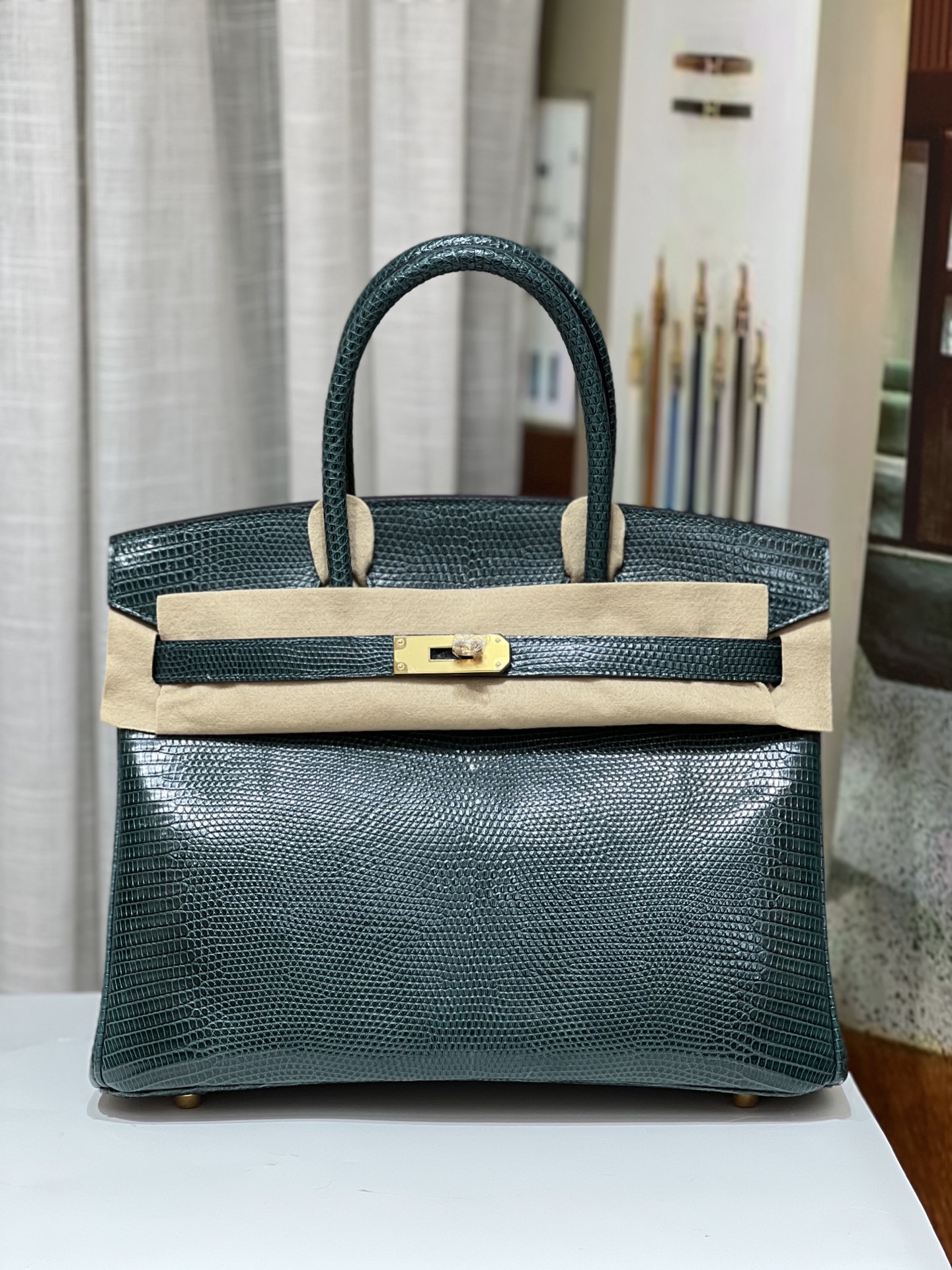 NO:699960,Platinum 30CM. New release, cypress green 6 Q, gold hardware, silver buckle, hc imported lizard skin real shot, 5 fish pairs Z, top imported wax thread hand sewing technology, very soft to the touch!  ,Hermes,hermes,Hermes,19860909铂金30CM.新出 松柏绿6 Q,金色五金 银扣 hc进口蜥蜴皮实拍现货,5条鱼鱼对版Z 顶级进口蜡线手缝工艺,手感非常软！,爱马仕,hermes,Hermes,,Bag